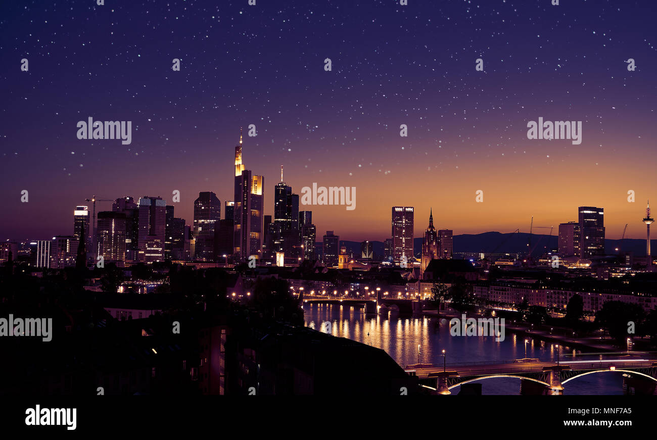 Frankfurt am Main skyline at night avec beaucoup d'étoiles dans le ciel Banque D'Images