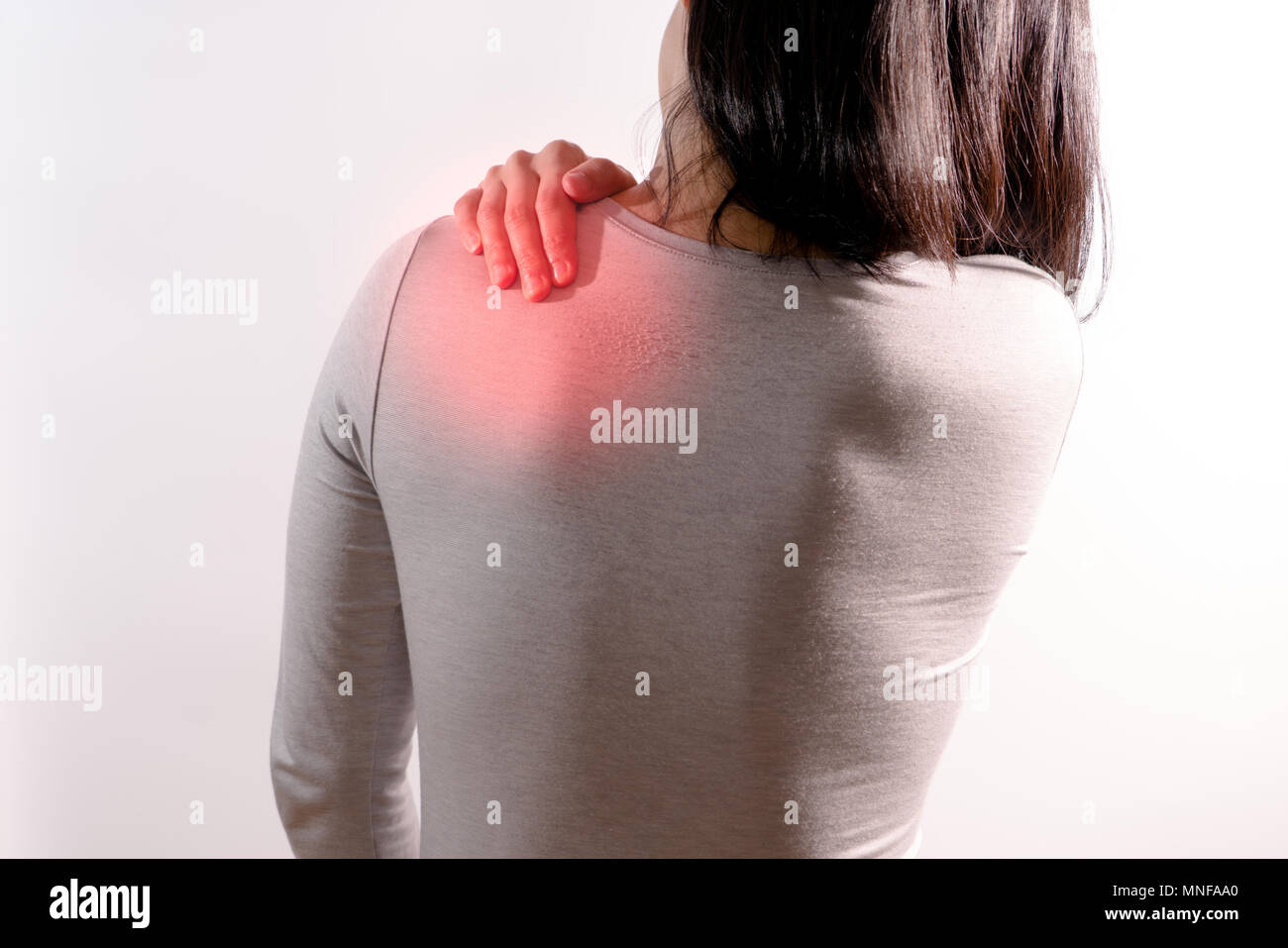 Les femmes souffrent de blessures/cou/épaules douloureuses après travailler Banque D'Images