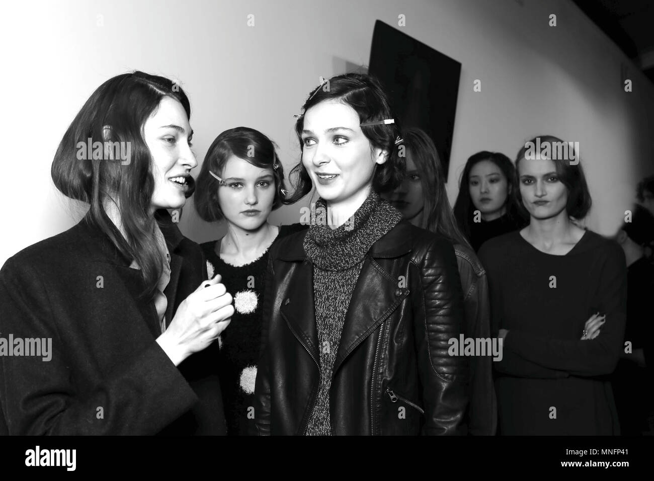 Les coulisses de l'avant des modèles Jasper Conran afficher lors de la London Fashion Week Spring/Summer collection 2016/2017 le 17 septembre 2016 à Londres, Royaume-Uni. Banque D'Images