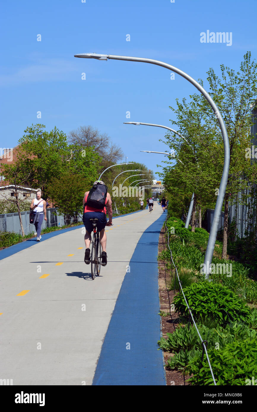 Chicago's popular 606 est un sentier de 2,7 km de la ligne de train de fret élevés en fournissant un quartier unique en marche et bicyclette path Banque D'Images