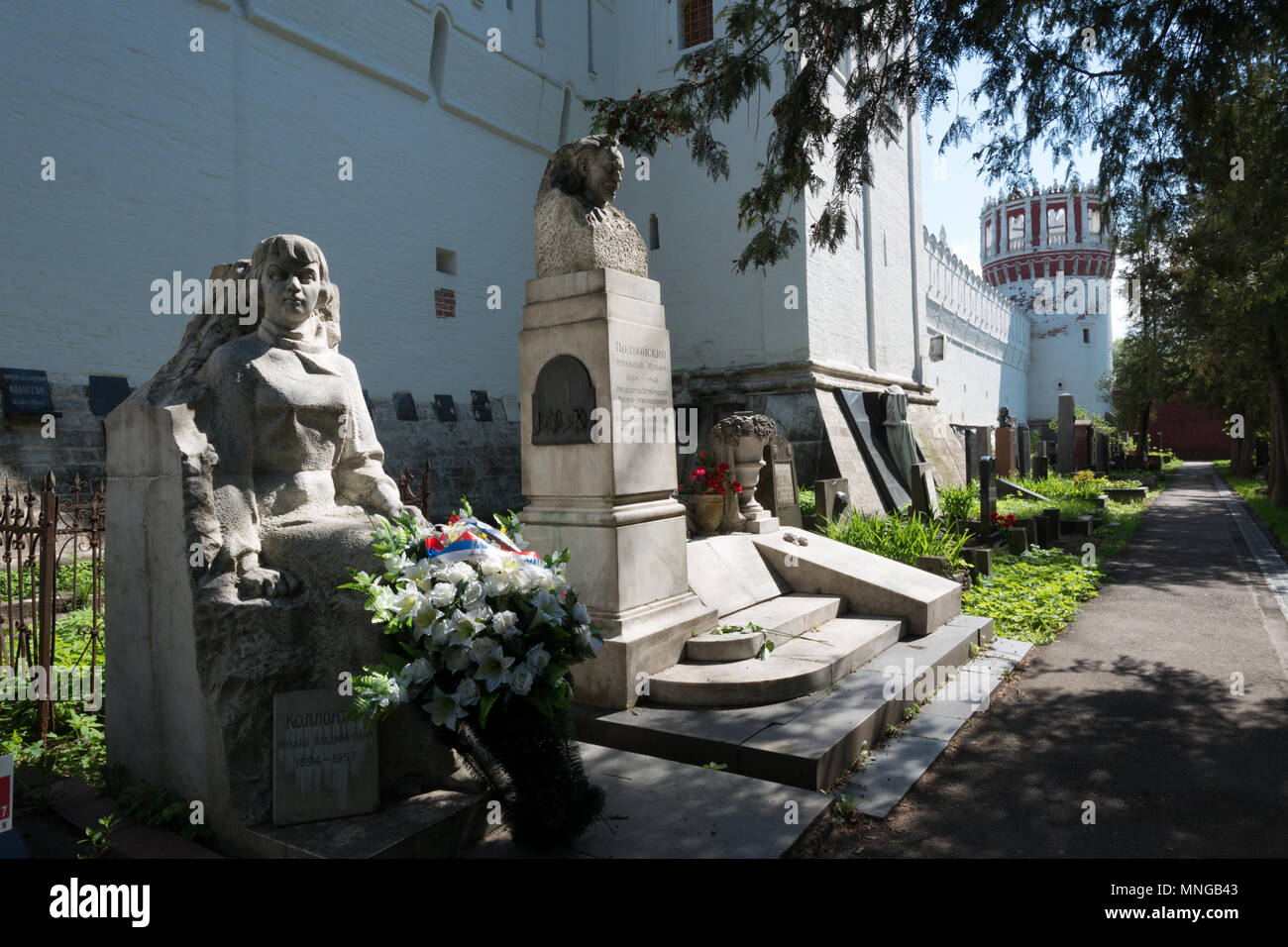 Au cimetière de novodievitchi le couvent Novodievitchi et monastère, Moscou, Russie Banque D'Images