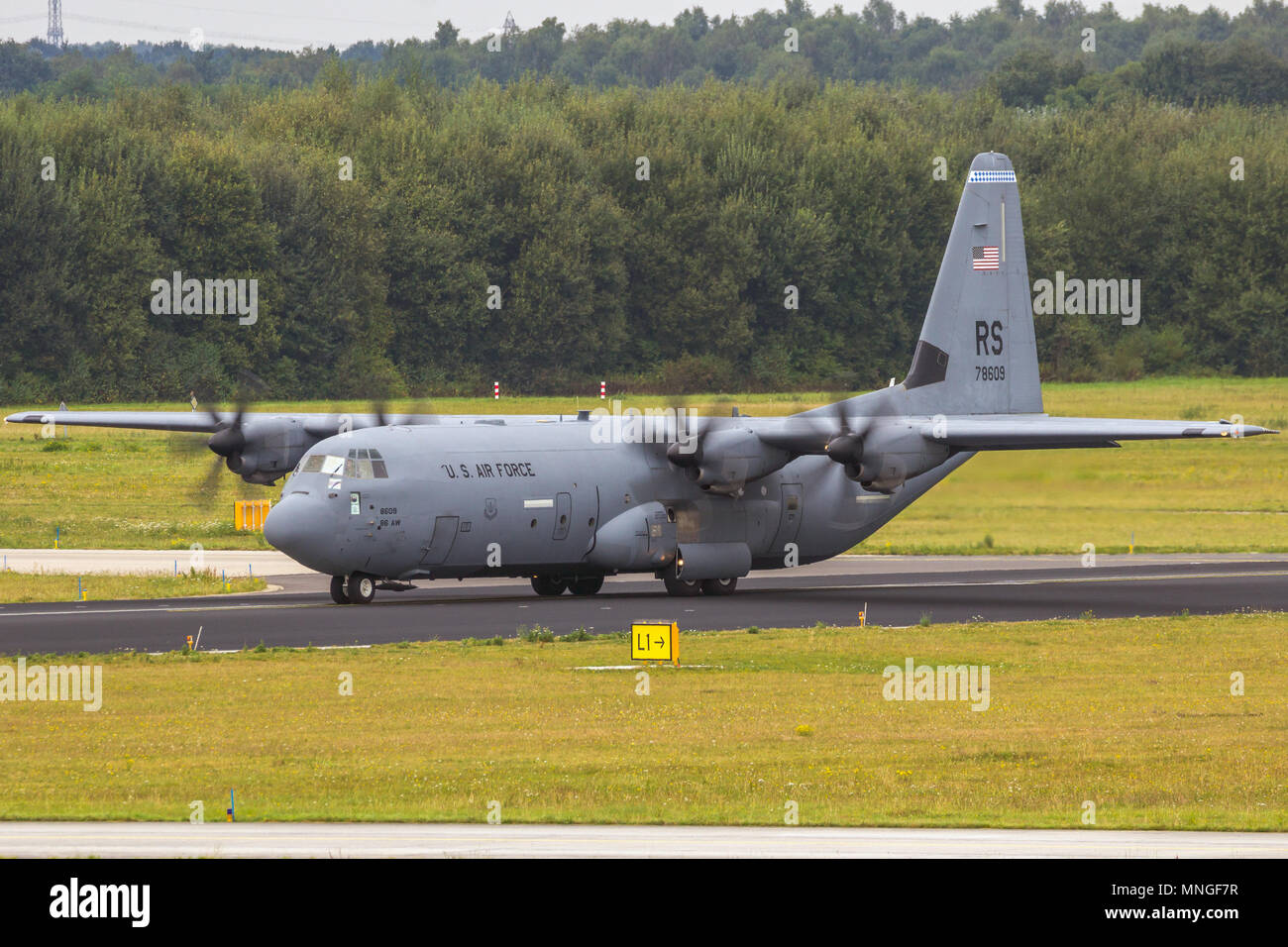 EINDHOVEN, Pays-Bas - Sep 17, 2016 : Sur la base de Ramstein Lockheed C-130 Hercules de l'avion de transport militaire qui a décollé de l'aéroport d'Eindhoven. Banque D'Images