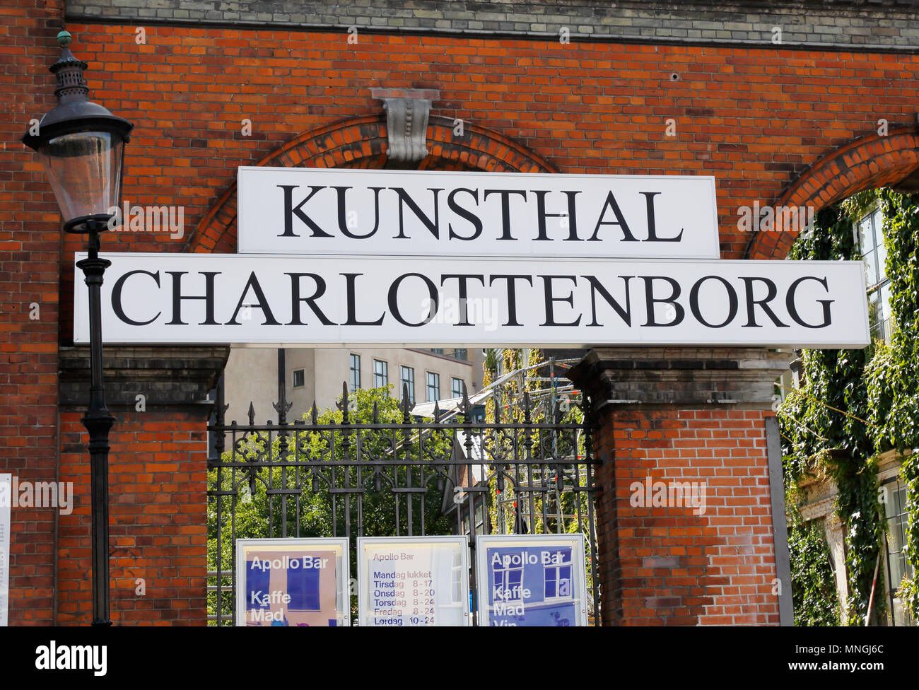 Copenhague, Danemark - 24 août 2017 : panneau à l'entrée de l'exposition d'art au Kunsthal Charlottenborg Nyhavn. Banque D'Images