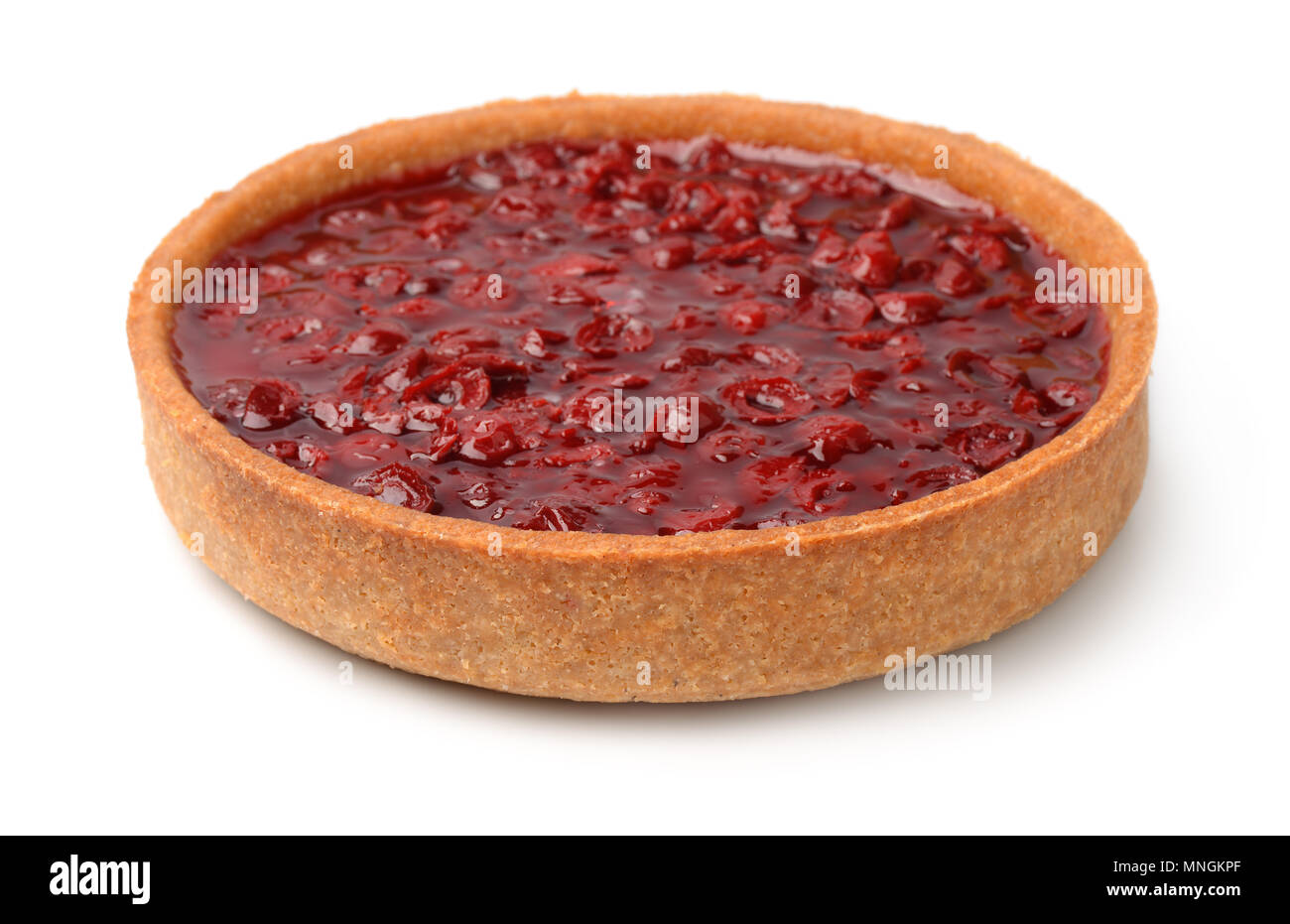 Сherry tart isolated on white Banque D'Images