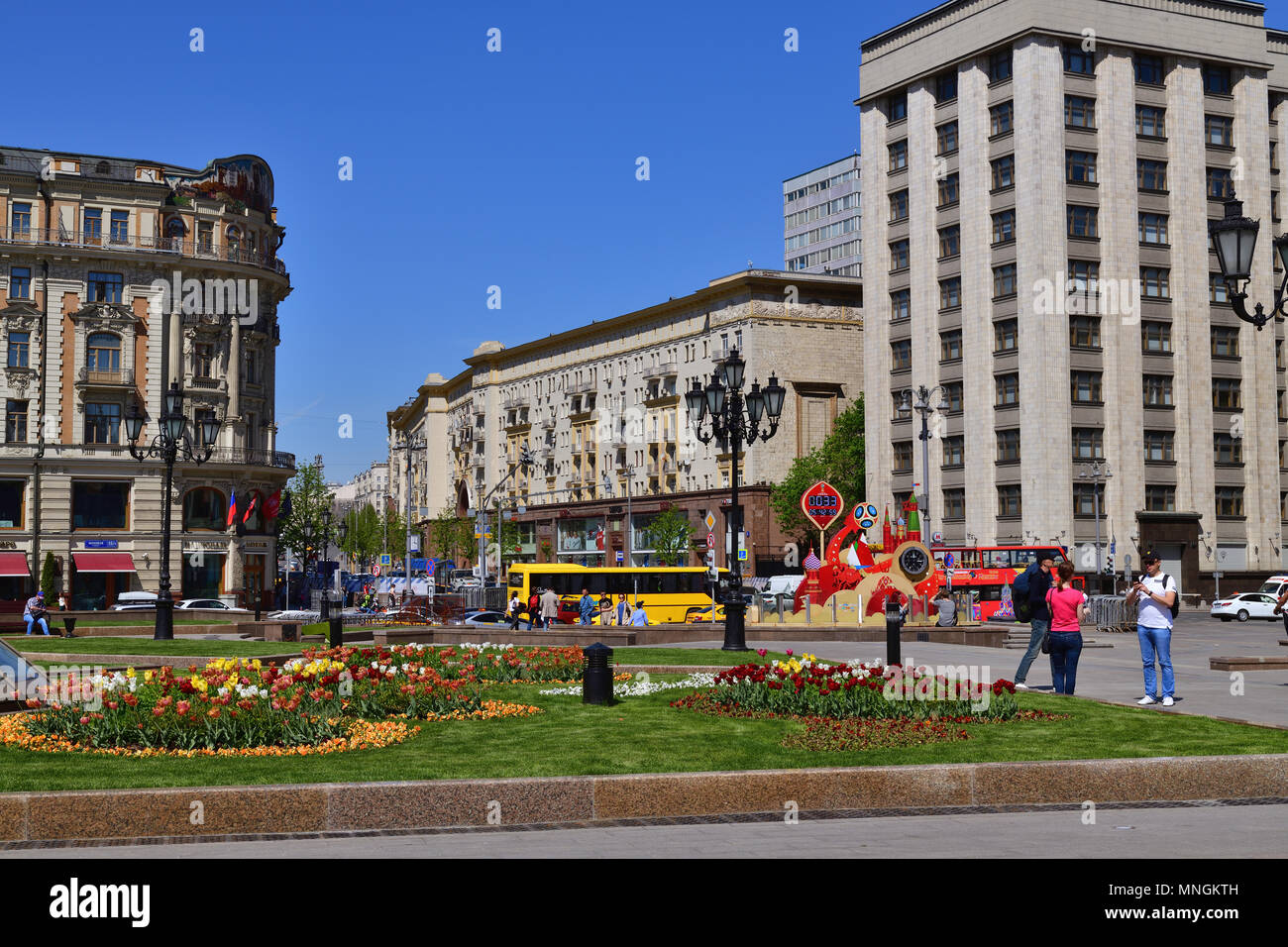 Moscou, Russie - 12 mai. 2018 Carré Manezhnaya au printemps en couleurs. Banque D'Images