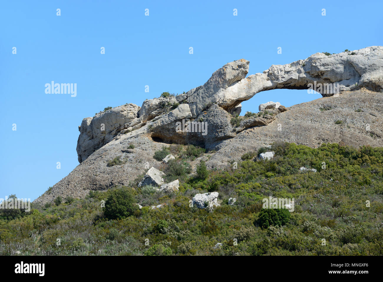 La Grande Arche de roche ou sur le passage de Terrevaine Route des Crêtes, Parc National des Calanques, La Ciotat Provence France Banque D'Images