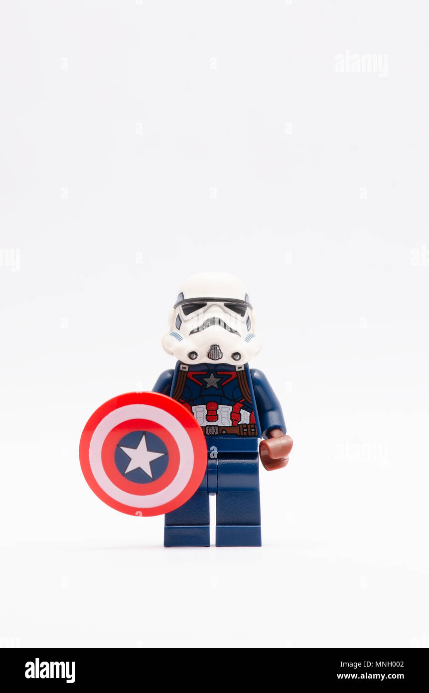 La Malaisie, le 22 avril 2018. Captain America portant casque Trooper  tempête. Figurines Lego sont fabriqués par le groupe Lego Photo Stock -  Alamy
