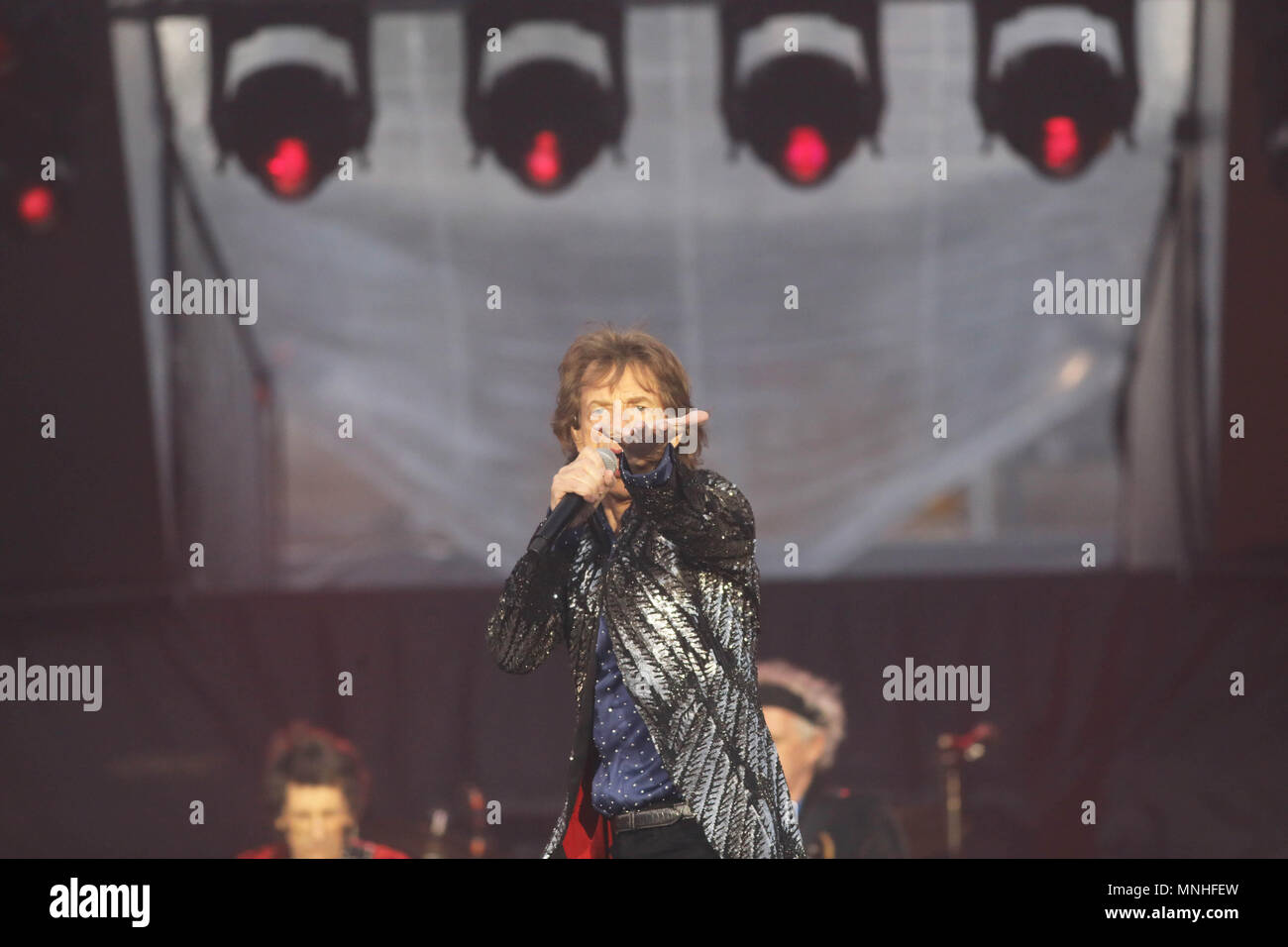 Dublin, Irlande. 17 mai 2018. 17/5/2018. Oui, les garçons sont de retour en ville ! Mick Jagger joue à la foule avec Keith Richards, Ronnie Wood et Charlie Watts de The Rolling Stones à l'appui qu'ils ont joué dans Croke Park de Dublin ce soir, sur la première étape de leur Les pierres - Pas de filtre d'. Après leur concert ils vont voler retour au Royaume-Uni pour continuer le tour qui comprend Londres, Edimbourg et Cardiff. Photo : Leon Farrell/RollingNews RollingNews.ie : Crédit.ie/Alamy Live News Banque D'Images