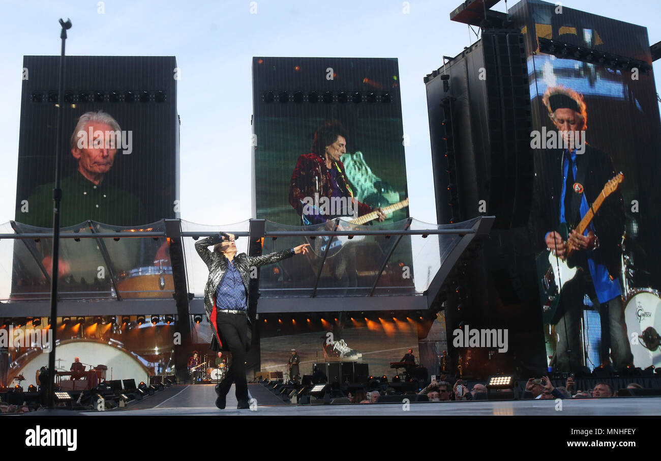 Dublin, Irlande. 17 mai 2018. 17/5/2018. Oui, les garçons sont de retour en ville ! Mick Jagger joue à la foule avec Keith Richards, Ronnie Wood et Charlie Watts de The Rolling Stones à l'appui qu'ils ont joué dans Croke Park de Dublin ce soir, sur la première étape de leur Les pierres - Pas de filtre d'. Après leur concert ils vont voler retour au Royaume-Uni pour continuer le tour qui comprend Londres, Edimbourg et Cardiff. Photo : Leon Farrell/RollingNews RollingNews.ie : Crédit.ie/Alamy Live News Banque D'Images