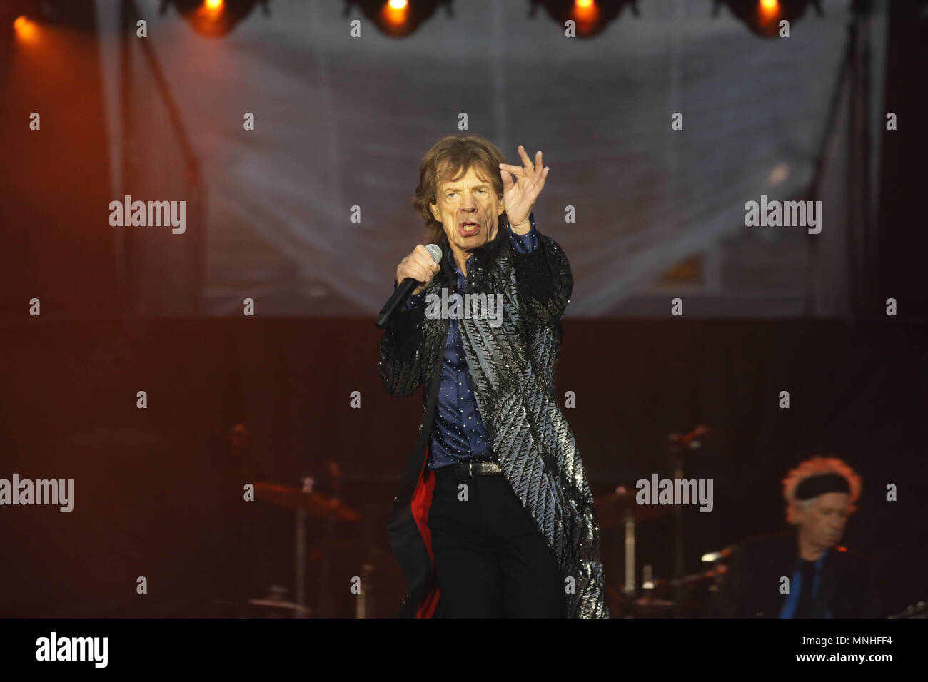 Dublin, Irlande. 17 mai 2018. 17/5/2018. Oui, les garçons sont de retour en ville ! Mick Jagger joue à la foule avec Keith Richards, Ronnie Wood et Charlie Watts de The Rolling Stones à l'appui qu'ils ont joué dans Croke Park de Dublin ce soir, sur la première étape de leur Les pierres - Pas de filtre d'. Après leur concert ils vont voler retour au Royaume-Uni pour continuer le tour qui comprend Londres, Edimbourg et Cardiff. Photo : Leon Farrell/RollingNews RollingNews.ie : Crédit.ie/Alamy Live News Banque D'Images