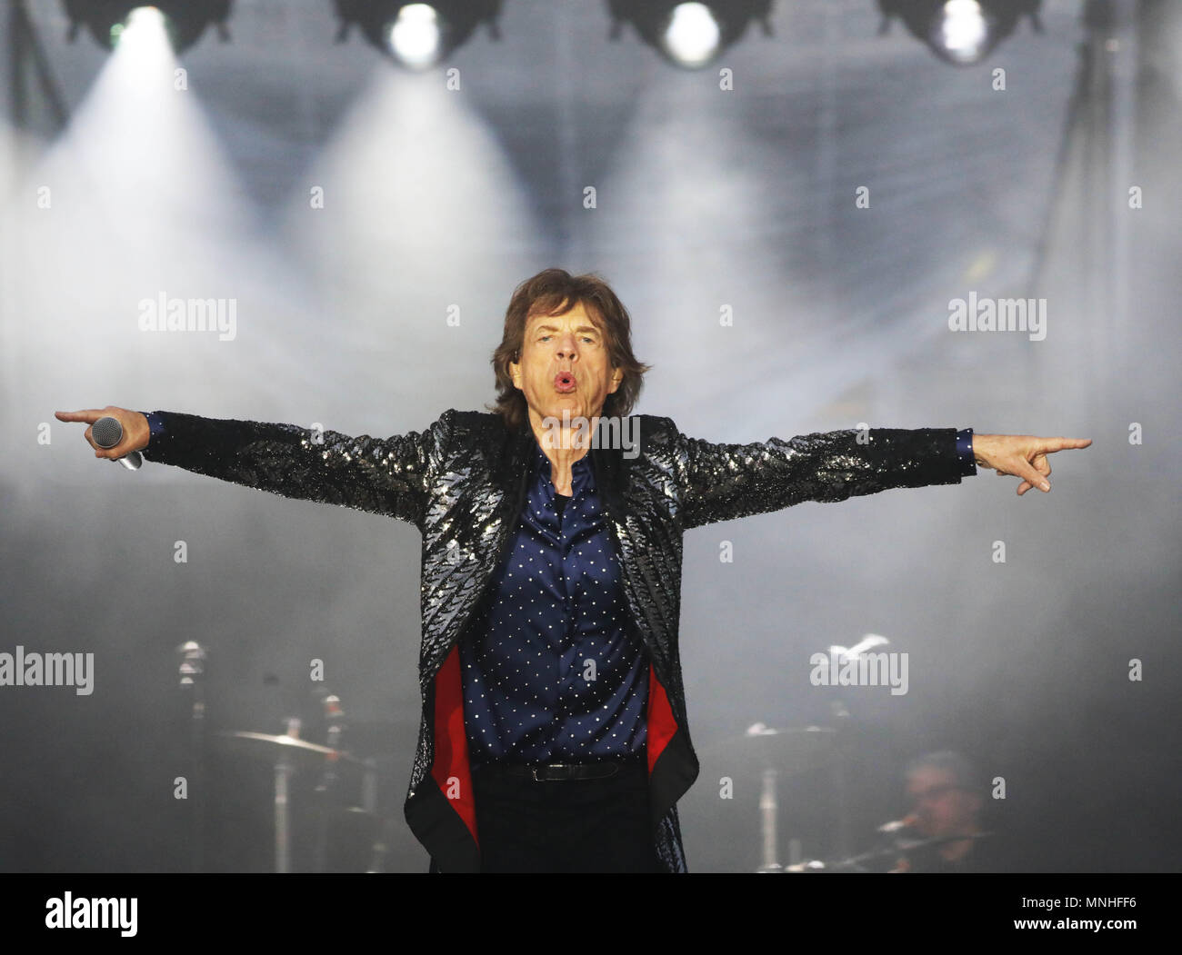 Dublin, Irlande. 17 mai 2018. 17/5/2018. Oui, les garçons sont de retour en ville ! Mick Jagger joue à la foule avec Keith Richards, Ronnie Wood et Charlie Watts de The Rolling Stones à l'appui qu'ils ont joué dans Croke Park de Dublin ce soir, sur la première étape de leur Les pierres - Pas de filtre d'. Après leur concert ils vont voler retour au Royaume-Uni pour continuer le tour qui comprend Londres, Edimbourg et Cardiff. Photo : Leon Farrell/RollingNews RollingNews.ie : Crédit.ie/Alamy Live News Banque D'Images
