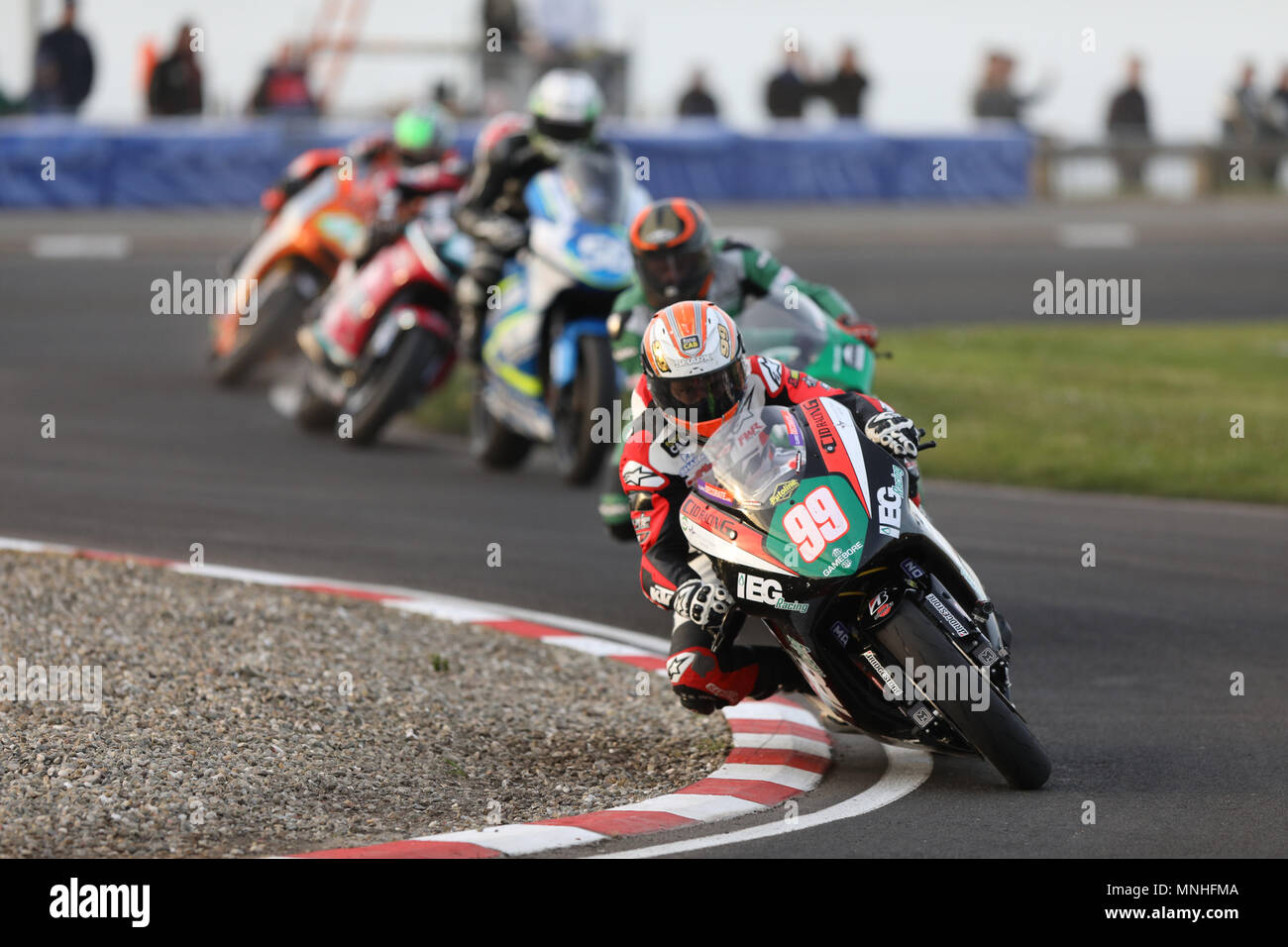 Bushmills, Irlande du Nord. 17 mai, 2018. 200 North West International course de moto de course, le jeudi ; Jeremy McWilliams (KMR Kawasaki/lEG) a terminé en 2e place dans la première course Supertwin : Action Crédit Plus Sport/Alamy Live News Banque D'Images