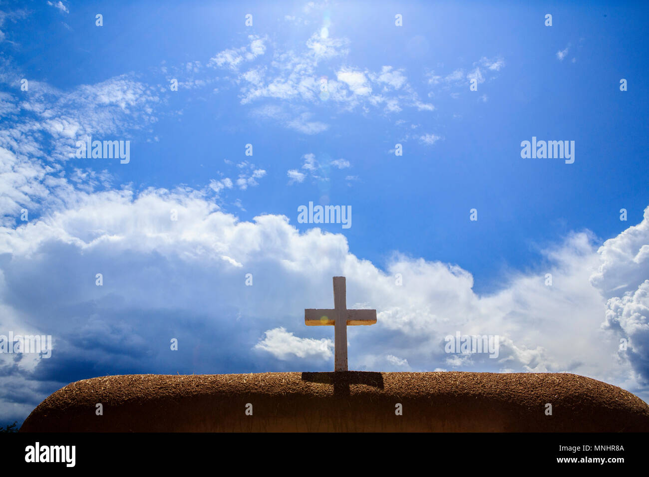 La mission San Francisco de Asís à Taos, Nouveau Mexique est l'un des structures les plus emblématiques dans le sud-ouest et a été nommé site du patrimoine mondial par l'UNESCO et d'un Monument Historique National des États-Unis. Banque D'Images