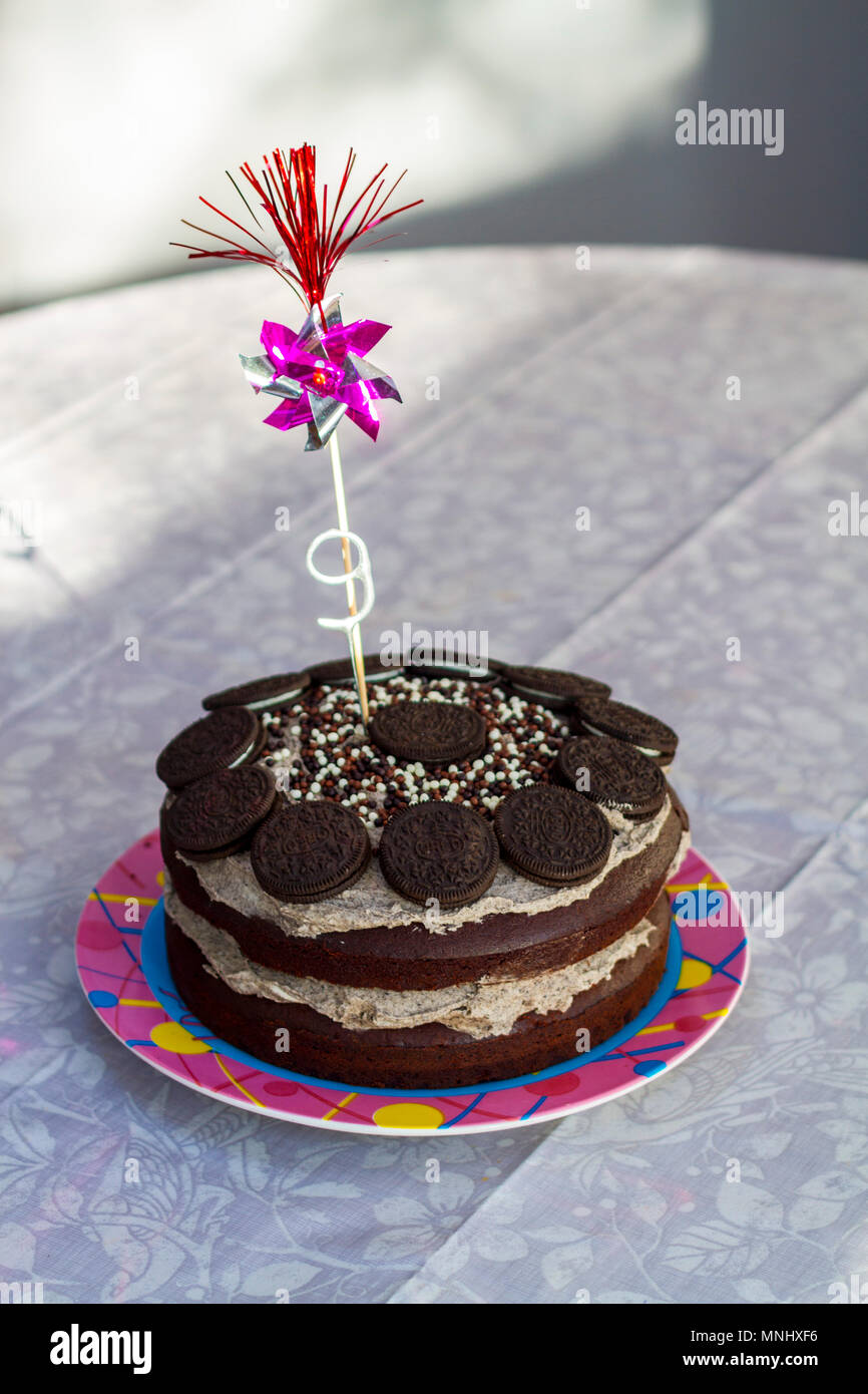 Biscuit Oreo Cake Au Chocolat Enfants Enfant Fete D Anniversaire De Gosse Gateau Buttercream Oreos Souvenirs D Enfance Enfants Concept Photo Stock Alamy