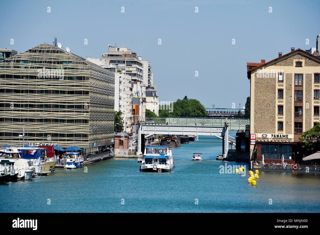 Le bassin de la Villette (Bassin de La Villette) est le plus grand lac artificiel de Paris - Paris 19ème - France Banque D'Images