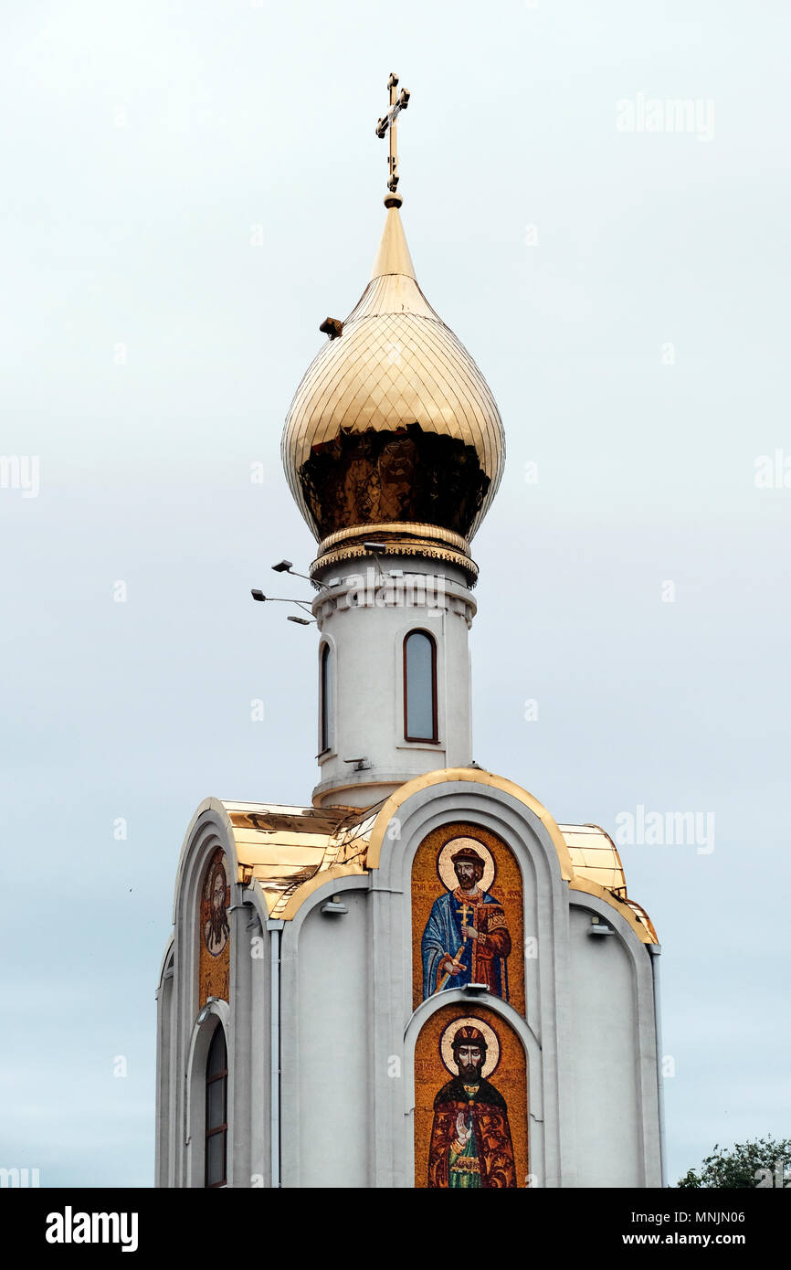 La chapelle orthodoxe de Saint-Georges au Mémorial de la gloire qui commémore les morts de la guerre de Transnistrie de 1990-1992 située sur la place Suvorov à Tiraspol, la capitale de Pridnestrovie, officiellement connue sous le nom de République moldave Pridnestrovienne PMR et également appelée Transnistrie depuis 1992 un État sécessionnaire enclavé internationalement reconnu comme faisant partie de la Moldavie Banque D'Images