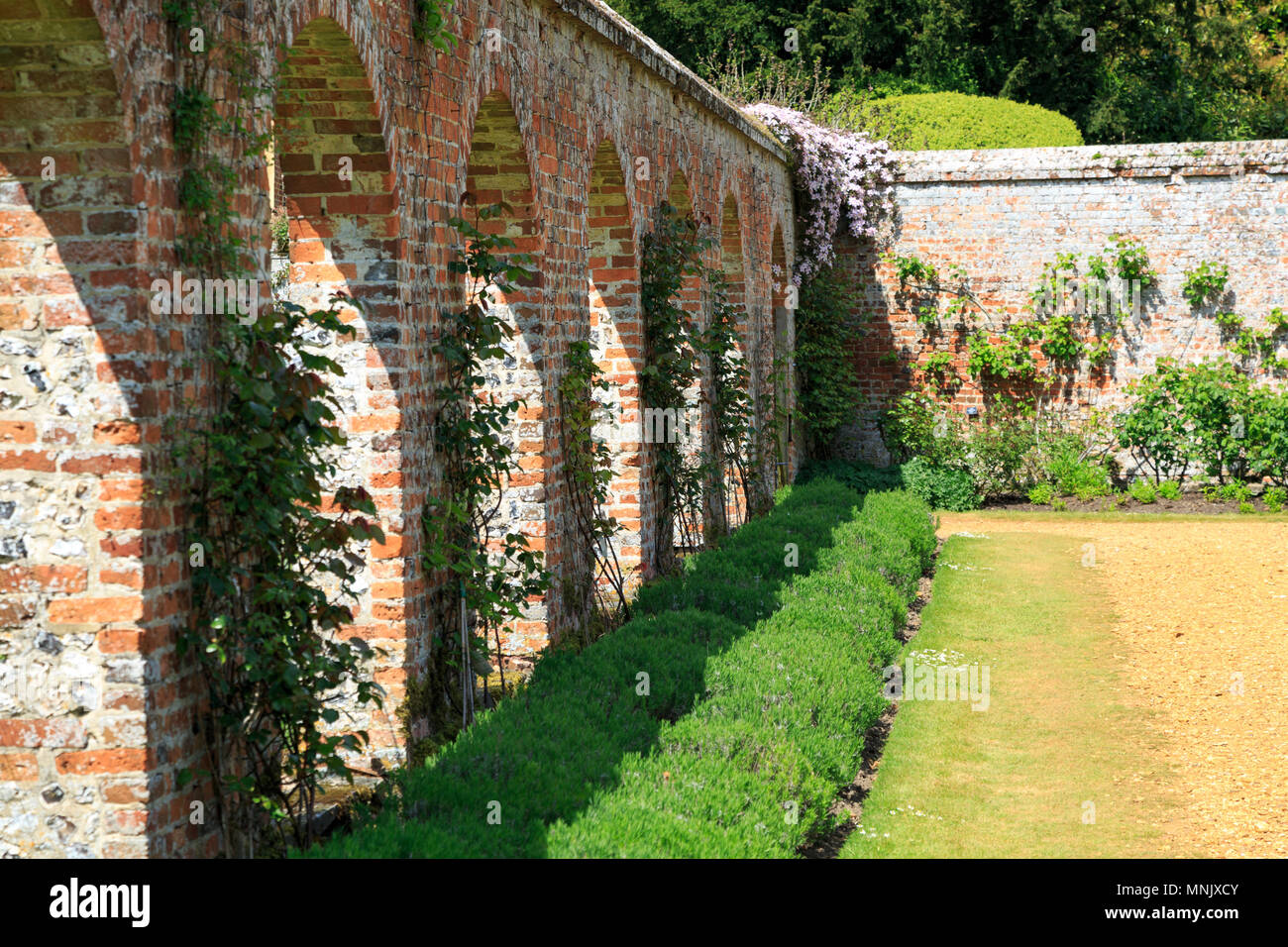 L'Angleterre, dans le Hampshire. 2 mai 2017. Château de Highclere. Châteaux et jardins gounds. Banque D'Images