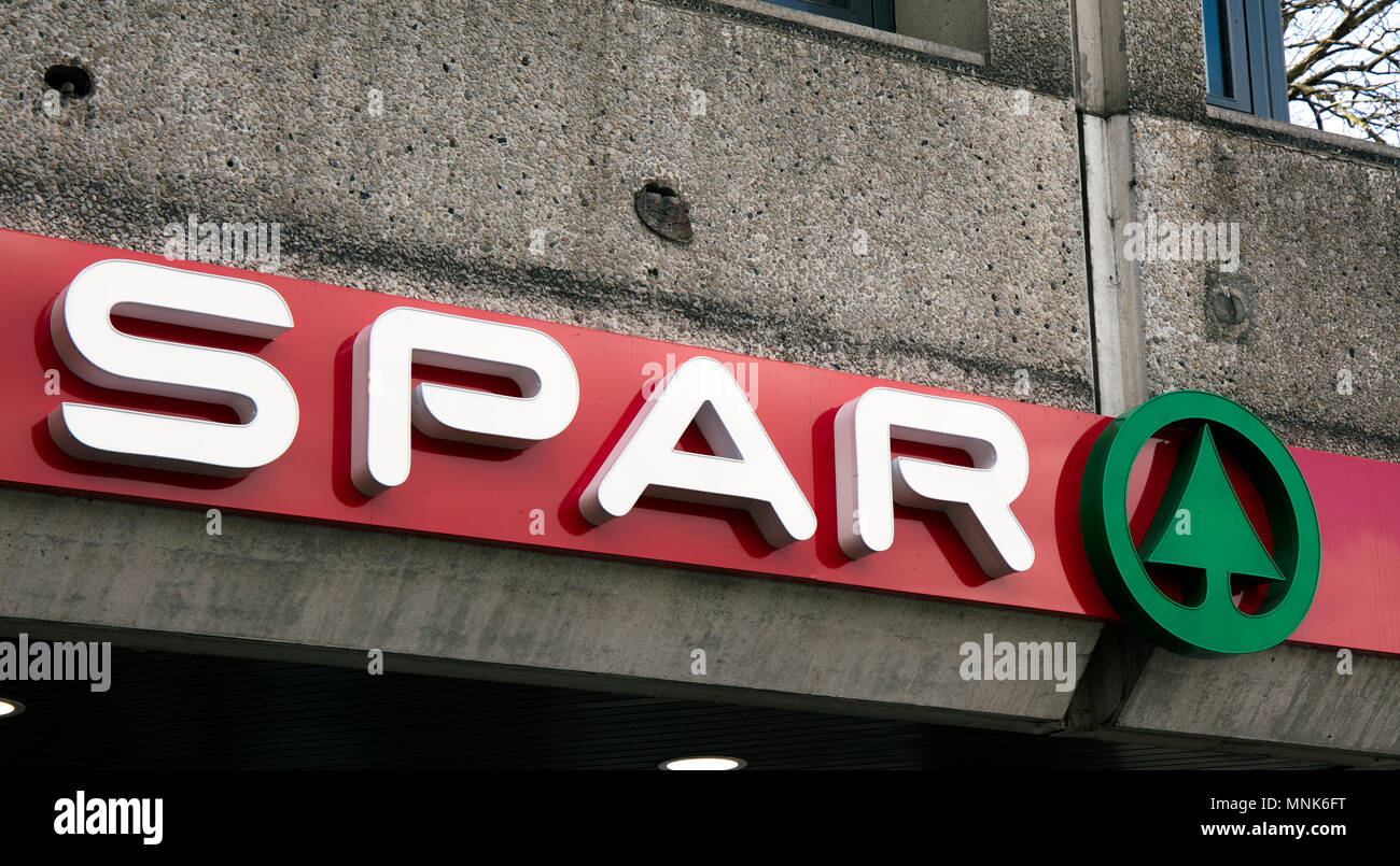 Amsterdam, Pays-Bas-mars 22, 2017 : lettres spar sur une façade à Amsterdam Banque D'Images