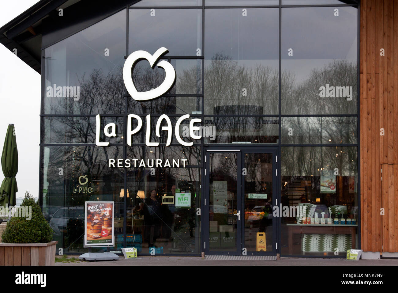 Zoeterwoude, Pays-Bas-januari 5, 2016 : La Place est une chaîne de restaurants du ministère basé aux Pays-Bas, la chaîne de magasin V & D. Banque D'Images
