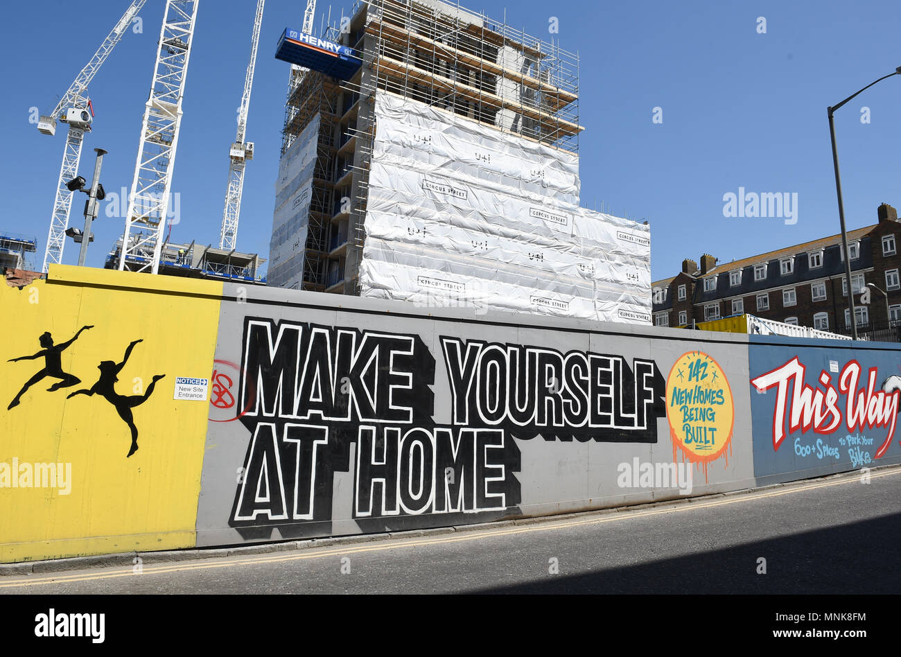 Maisons en construction à la rue du cirque de nouvelles maisons et le développement du commerce au détail au centre-ville de Brighton UK par Henry Construction Company Banque D'Images