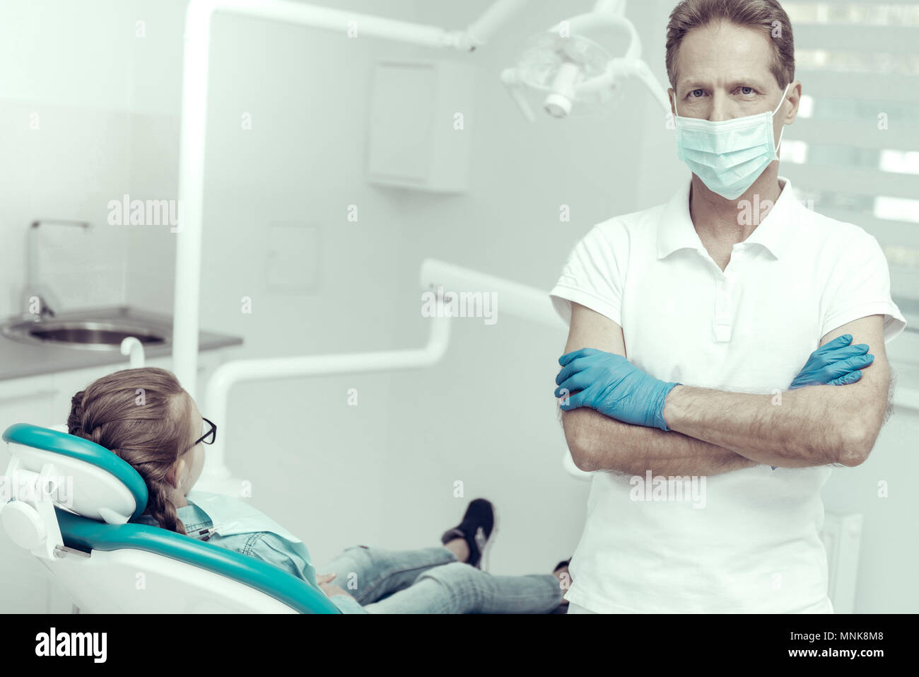 Confiant d'œil d'un bon médecin Banque D'Images