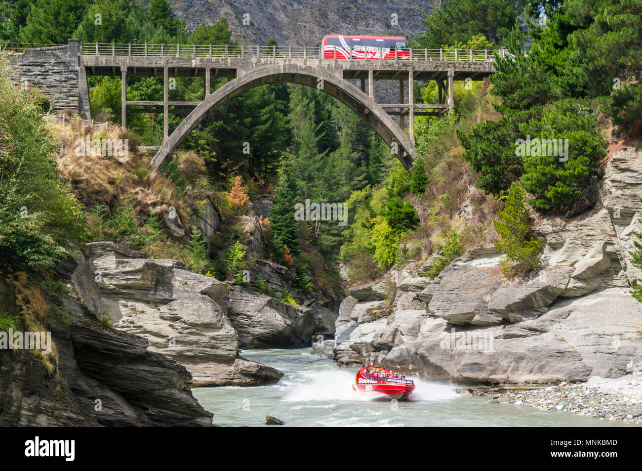 Tourné sur le pont Jet'Bus Queenstown Nouvelle Zelande Nouvelle-Zélande Île du Sud sur la Shotover jet boating shotover river près de Queenstown Nouvelle Zelande Banque D'Images