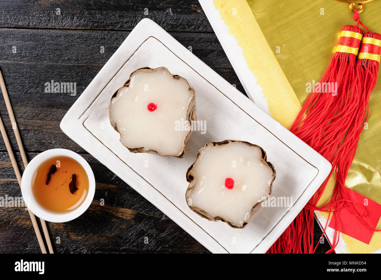 Nian Gao Ou Le Nouvel An Chinois Ou Gateau Gateau De L Annee Nian Gao Est Un Aliment Prepare A Partir De Riz Gluant Et Consommee Dans La Cuisine Chinoise Photo Stock