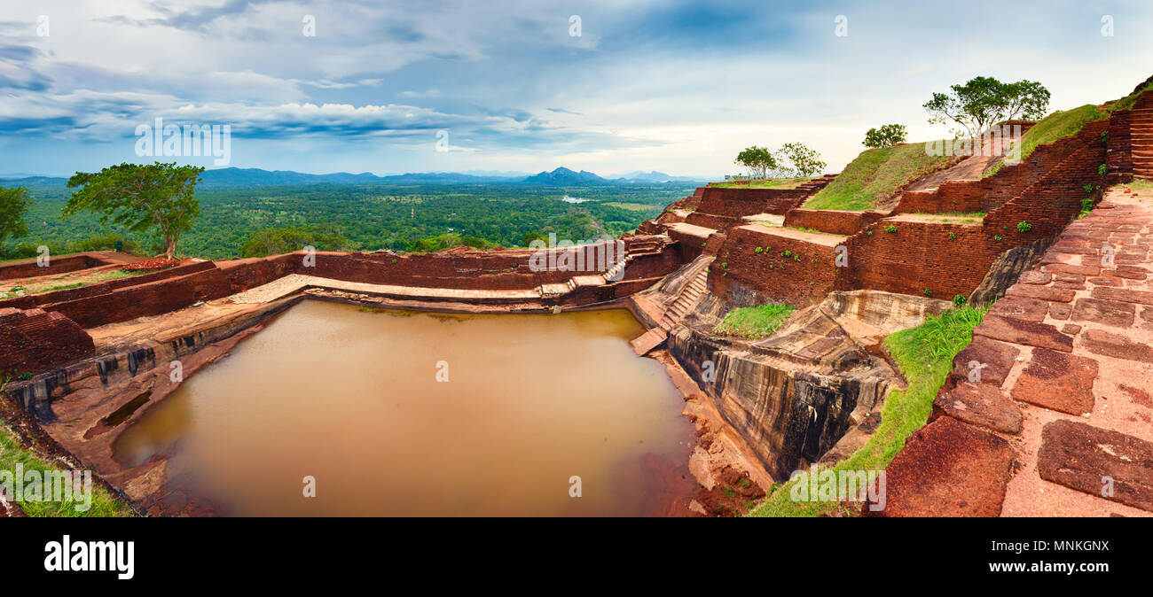 Site du patrimoine mondial de l'Sgiriya ou Lion rock. Panorama Banque D'Images