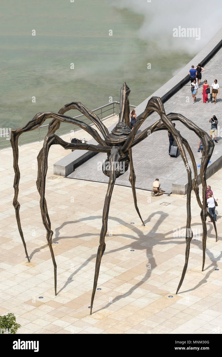 Maman, l'Araignée géante sculpture de Louise Bourgeois, à l'extérieur du Musée Guggenheim, Bilbao, Biscaye, Pays Basque, Espagne, Banque D'Images
