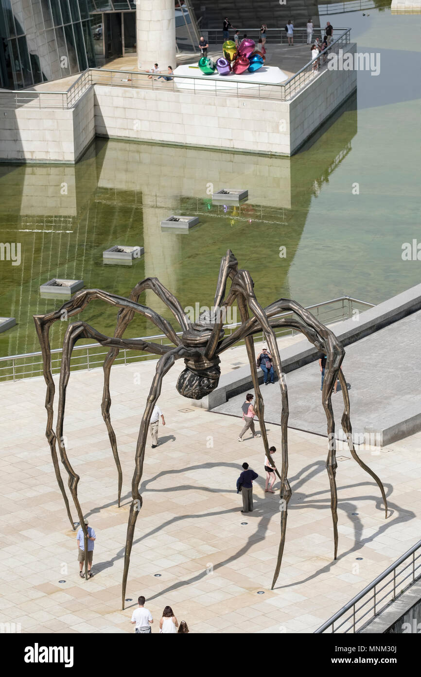 Maman, l'Araignée géante sculpture de Louise Bourgeois, à l'extérieur du Musée Guggenheim, Bilbao, Biscaye, Pays Basque, Espagne, Banque D'Images