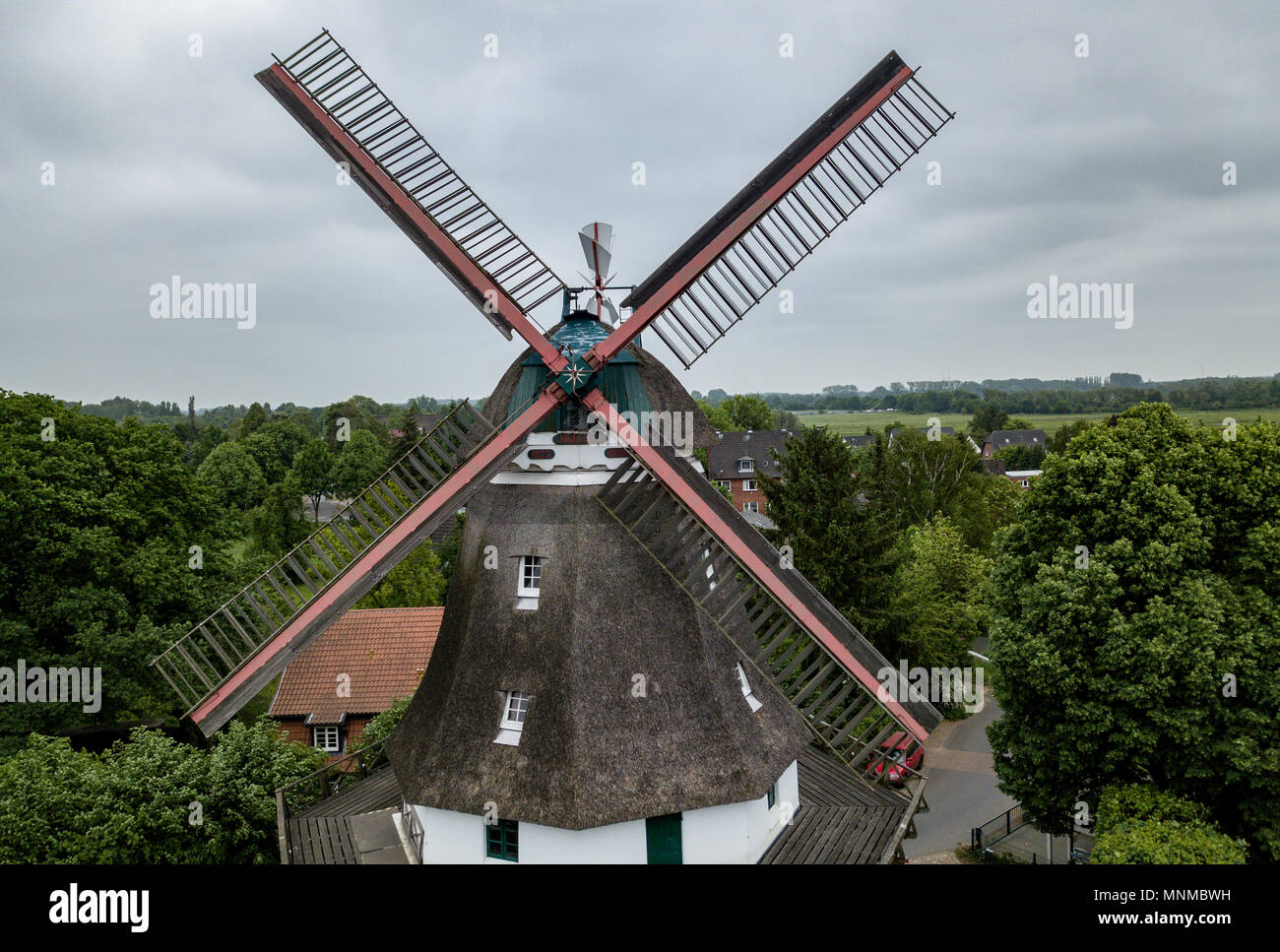 17 mai 2018, l'Allemagne, Hambourg : Moulin 'Johanna' dans le quartier de Hambourg Wilhelmsburg. Le Lundi de Pentecôte, de nombreux moulins d'attirer des visiteurs et des passionnés depuis 1993. Photo : Axel Heimken/dpa Banque D'Images