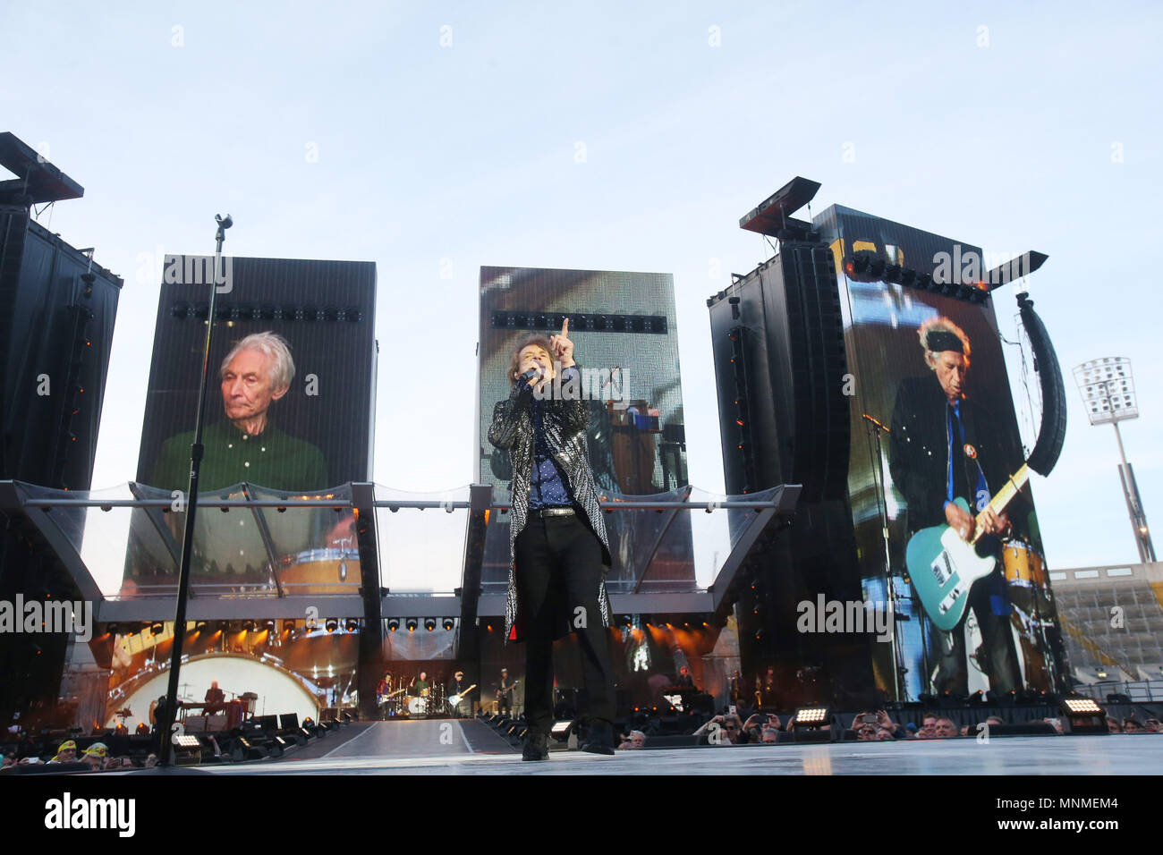 17/5/2018. Oui, les garçons sont de retour en ville ! Mick Jagger joue à la foule avec Keith Richards, Ronnie Wood et Charlie Watts de The Rolling Stones à l'appui qu'ils ont joué dans Croke Park de Dublin ce soir, sur la première étape de leur Les pierres - Pas de filtre d'. Après leur concert ils vont voler retour au Royaume-Uni pour continuer le tour qui comprend Londres, Edimbourg et Cardiff. Photo : Leon Farrell/RollingNews.ie Banque D'Images