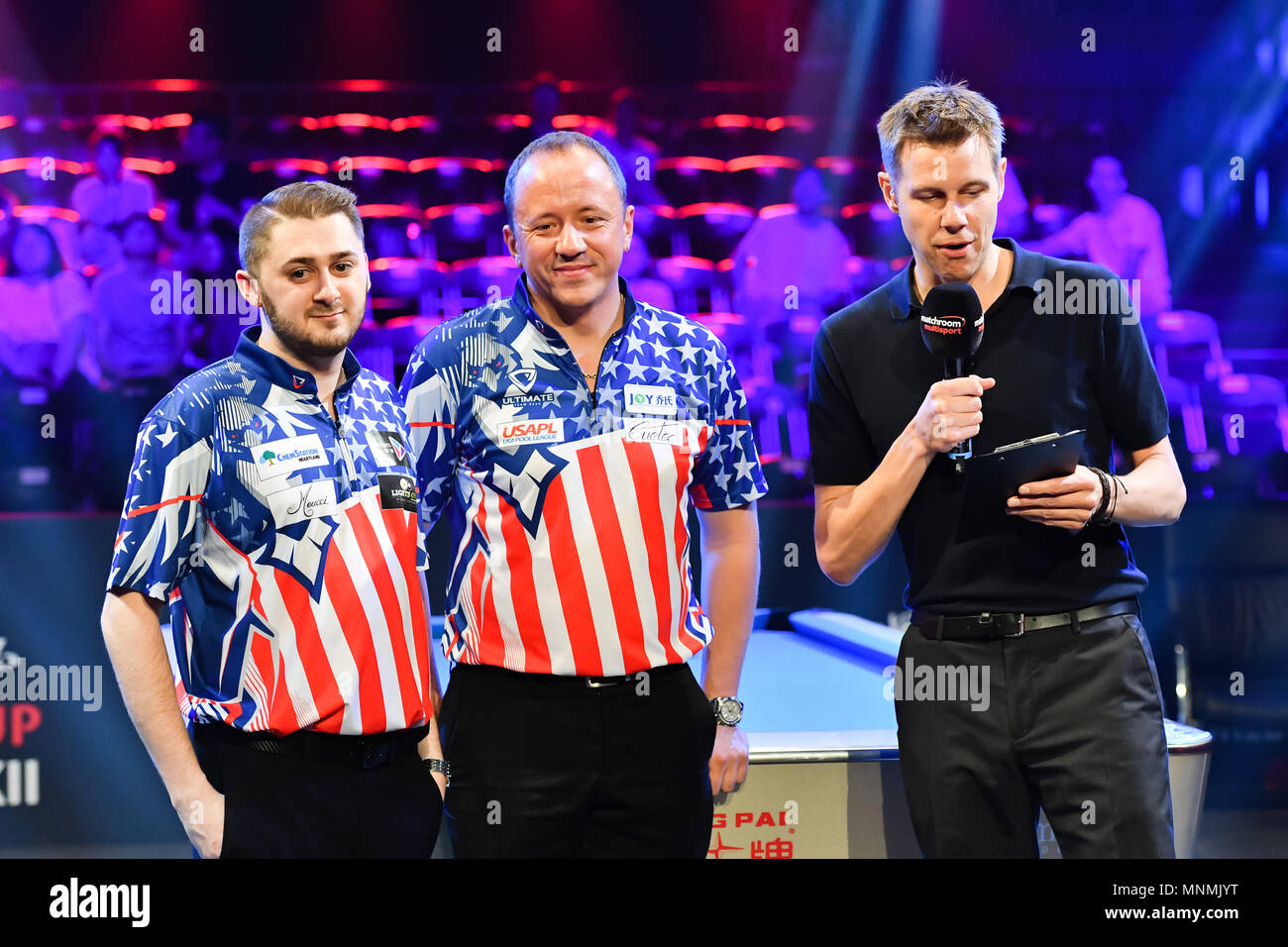 Shanghai, Chine. 18 mai 2018. USA's Shane van Boening et Skyler Woodward a donné une interview d'après-match lors de la Coupe du monde 2018 : 2 piscine ronde - USA contre la Finlande au gymnase (Luwan) Arena le Vendredi, 18 mai 2018. SHANGHAI, CHINE. Credit : Crédit : Wu G Taka Taka Wu/Alamy Live News Banque D'Images