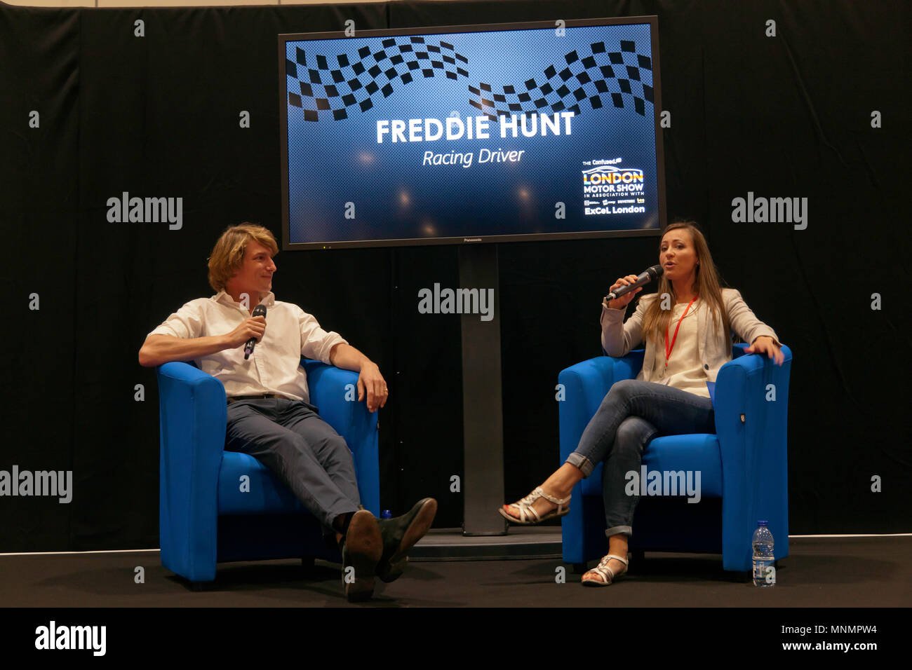 Pilote de course, Freddie Hunt dans une séance de questions et réponses avec Rebecca Jackson à la salle de conférence, au cours de la London Motor Show 2018. Banque D'Images
