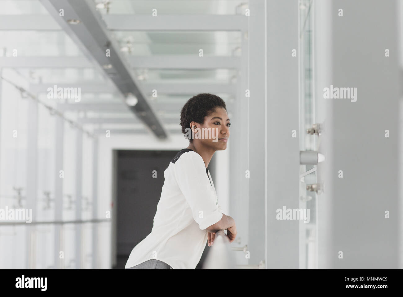 African American businesswoman in a modern office Banque D'Images