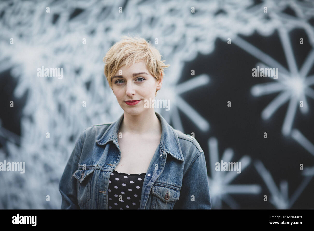 Portrait d'art de rue avec millénaire Banque D'Images
