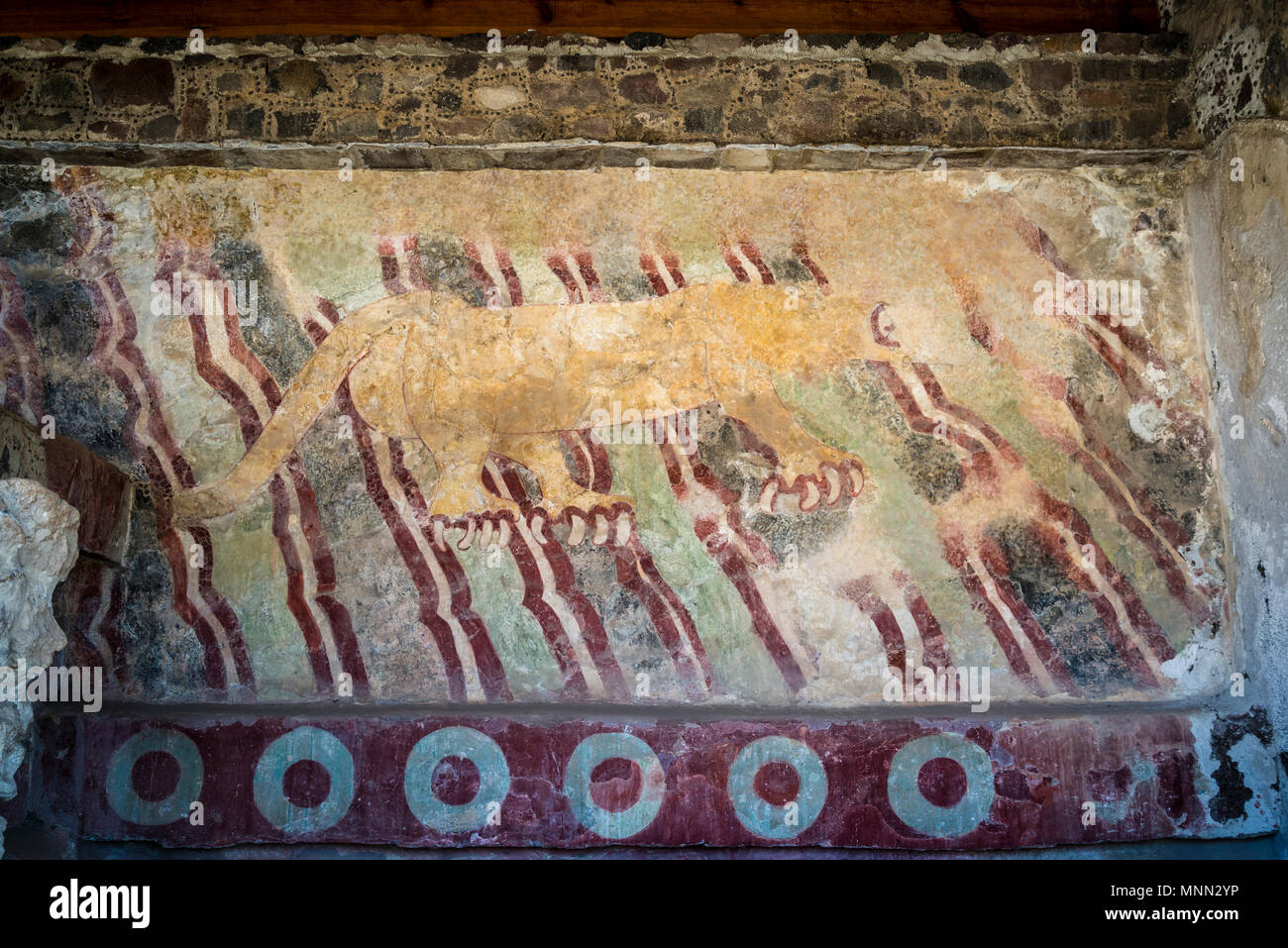 Puma murale, Teotihuacan, l'ancienne ville pré-colombienne et un complexe  archéologique au nord-est de la ville de Mexico, Mexique Photo Stock - Alamy