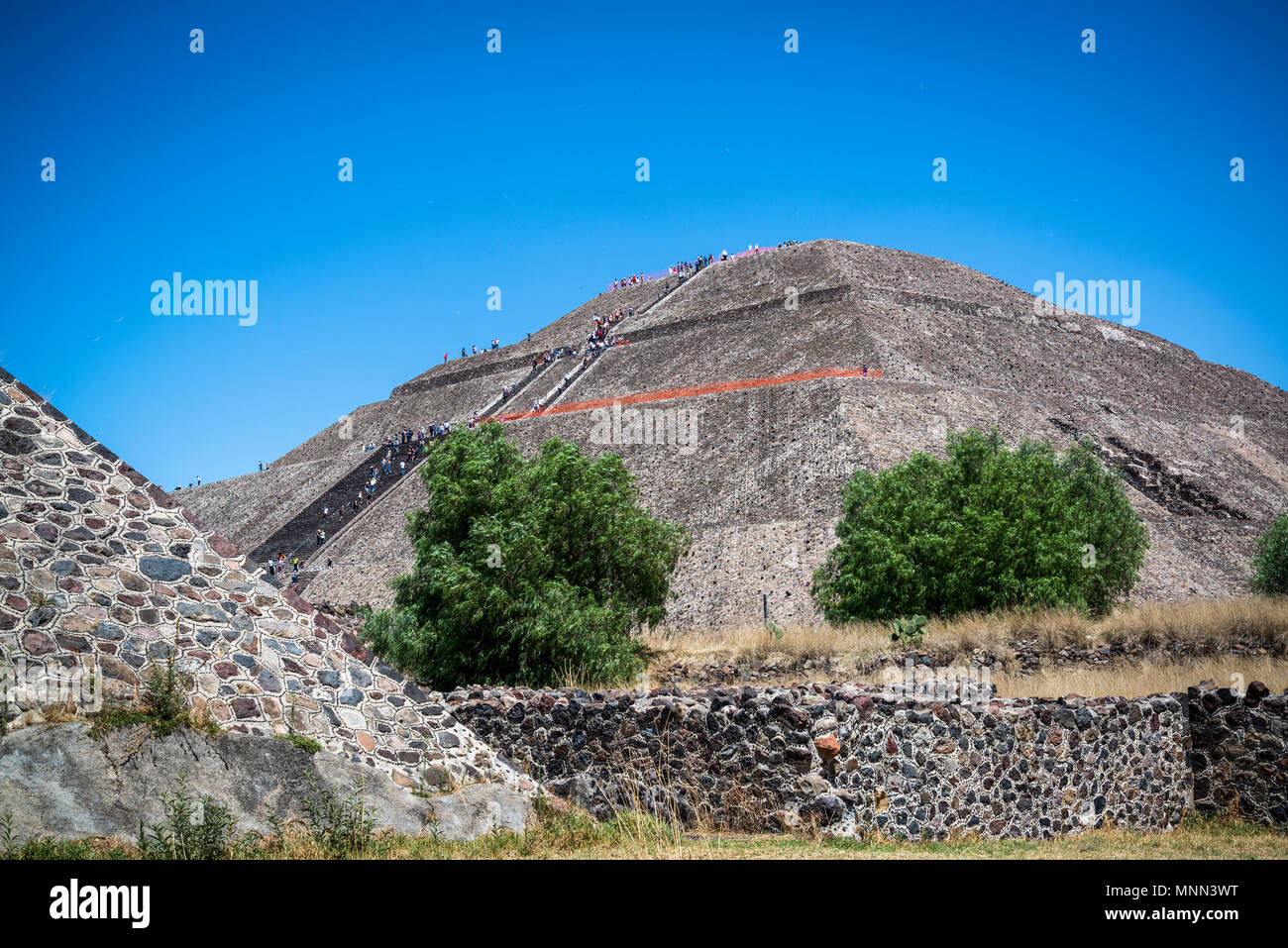 Pyramide du soleil, Teotihuacan, l'ancienne ville pré-colombienne et un complexe archéologique au nord-est de la ville de Mexico, Mexique Banque D'Images