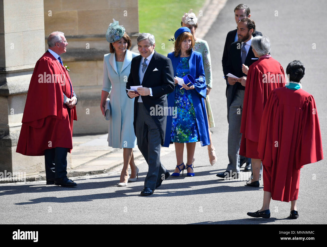 Michael et Carole Middleton, Pippa Middleton, James Matthews et James Middleton arrivent à la Chapelle St George du château de Windsor pour le mariage de Meghan Markle et le prince Harry. Banque D'Images