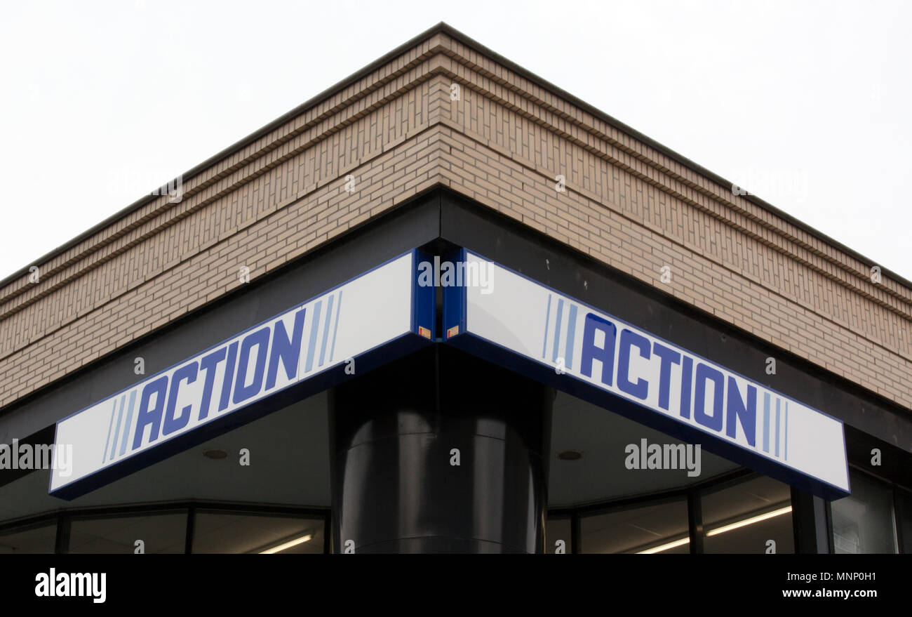 La Haye, Pays-Bas-mai 25, 2015 : l'action est une chaîne de magasins néerlandais avec plus de cinq cents établissements aux Pays-Bas, en Belgique, en Allemagne et en fran Banque D'Images La Haye, Pays-Bas-mai 25, 2015 : l'action est une chaîne de magasins néerlandais avec plus de cinq cents établissements aux Pays-Bas, en Belgique, en Allemagne et en fran Banque D'Images