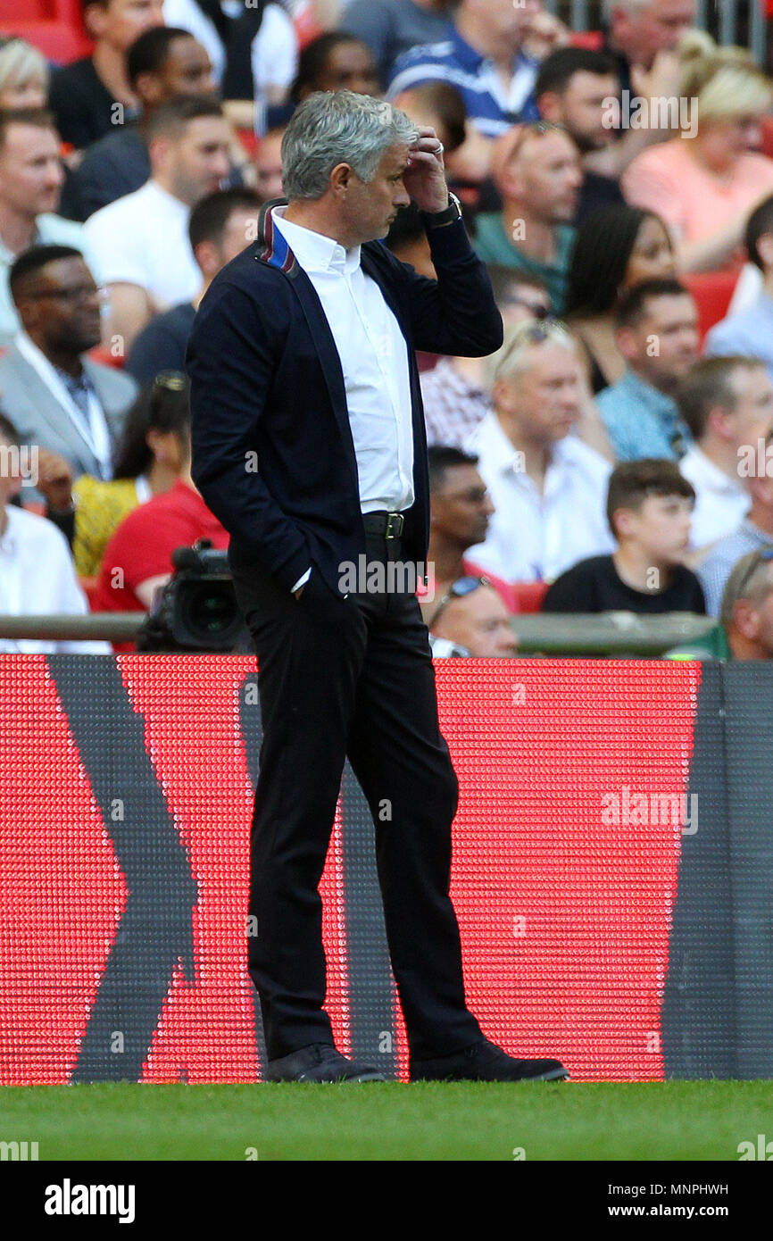 Londres, Royaume-Uni, 19 mai 2018. Manchester United Manager Jose Mourinho semble abattu lors de la finale de la FA Cup match entre Chelsea et Manchester United au stade de Wembley, le 19 mai 2018 à Londres, en Angleterre. (Photo prise par Paul Chesterton/phcimages.com) : PHC Crédit Images/Alamy Live News Credit : PHC Images/Alamy Live News Banque D'Images