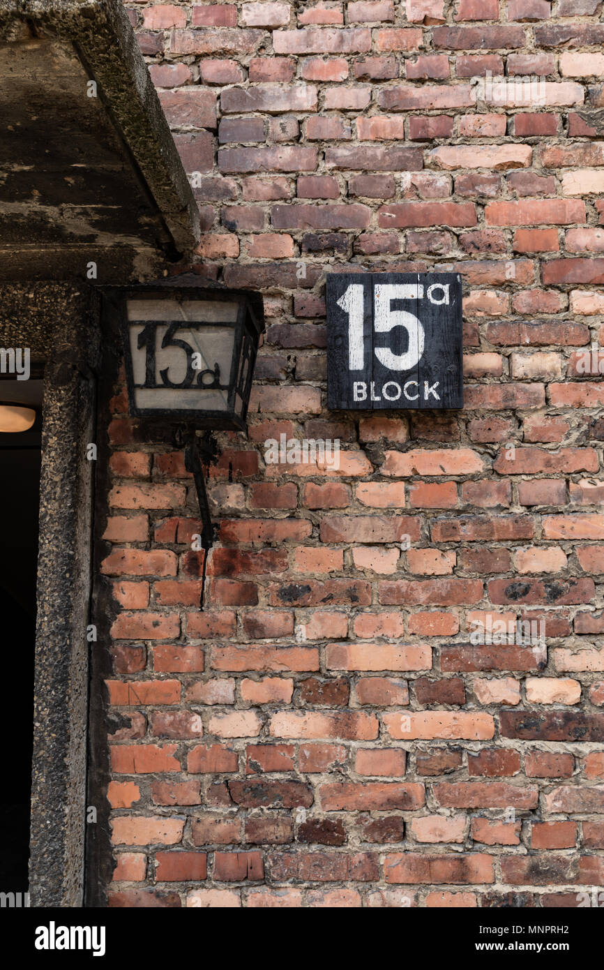 De caserne à Auschwitz Birkenau Camp de concentration et d'extermination nazis Banque D'Images