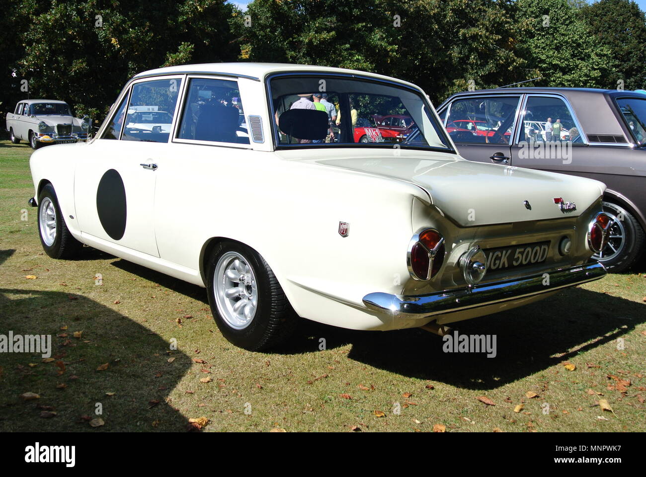 Ford Cortina GT garé jusqu'à Forde House classic car rencontrez, Newton Abbot, Devon, Angleterre Banque D'Images