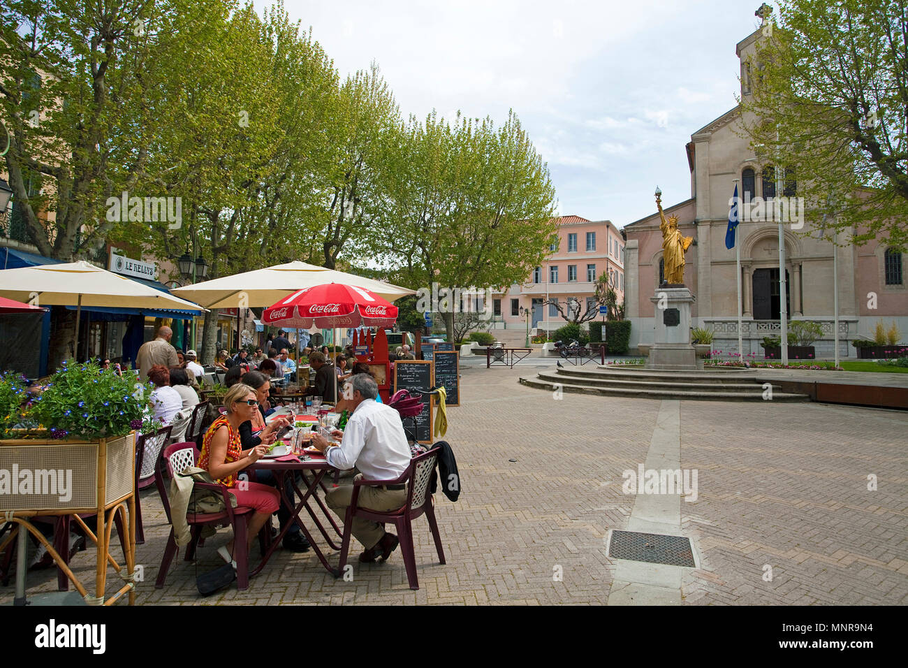 Restaurant de rue à Saint-Cyr-sur-Mer, département du Var, Provence-Alpes-Côte d'Azur, France Sud, France, Europe Banque D'Images