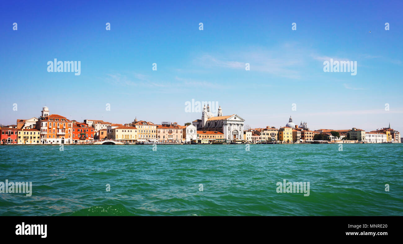 L''île de Giudecca avec de l'eau de la lagune de Venise, Italie, tonique libre Banque D'Images