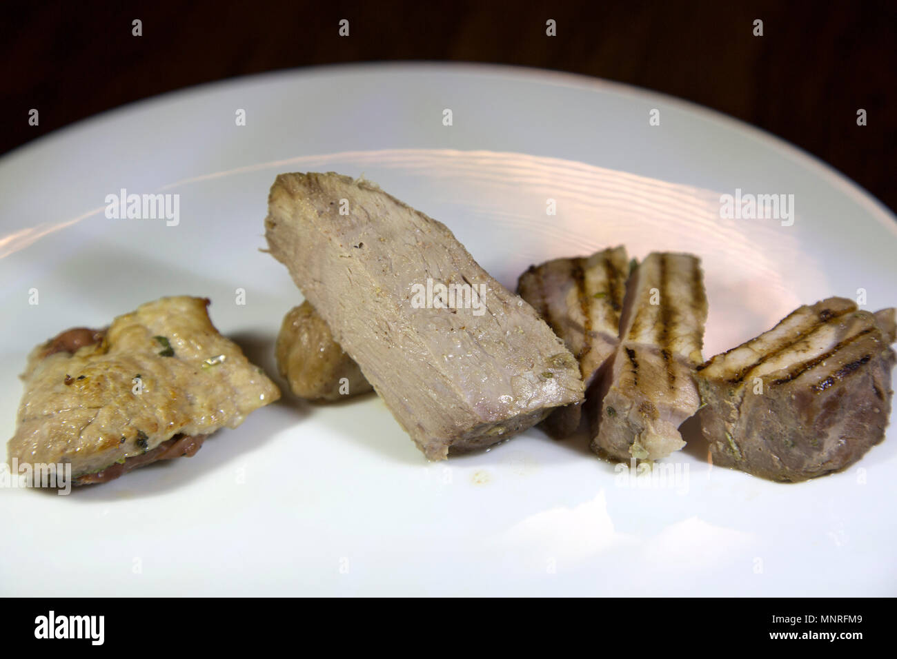 Morceaux de viande de porc Livar faite à l'abbaye Lilbosch à Echt, aux Pays- Bas. La viande de porc est riased à un monastère trappiste Photo Stock -  Alamy