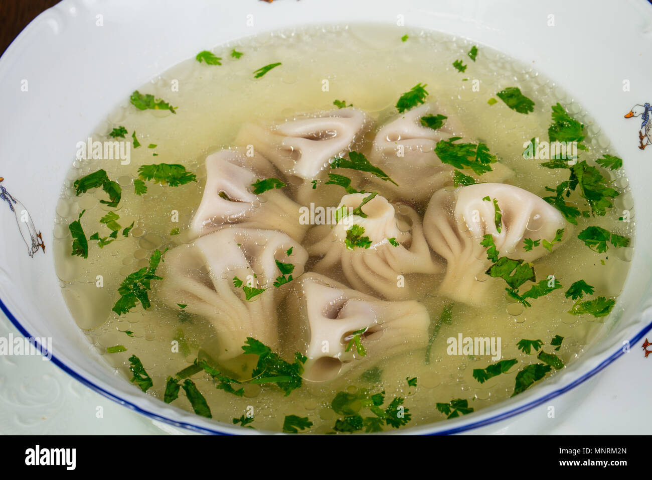 Khinkali géorgienne aux herbes soupe Banque D'Images