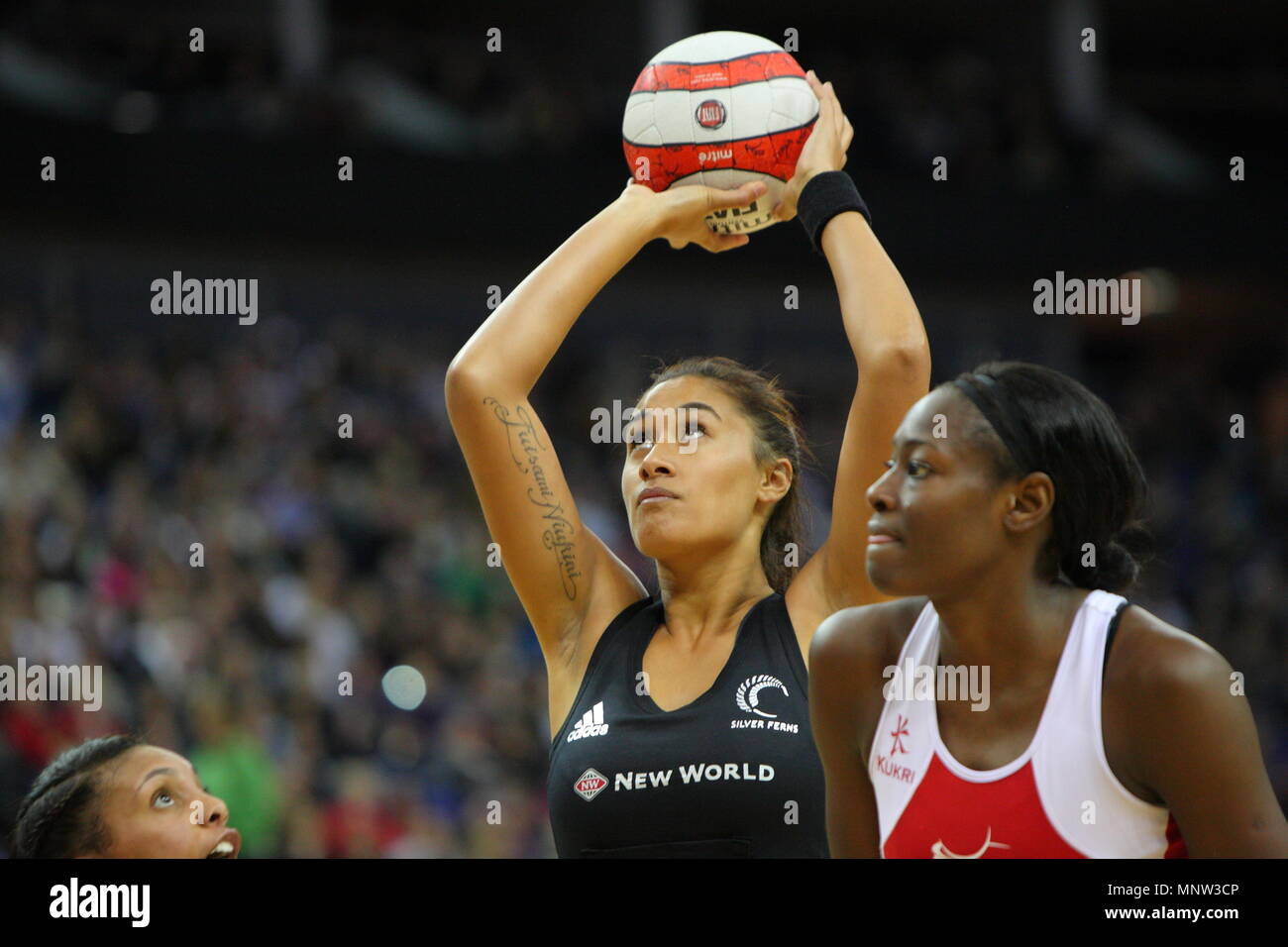 Tutaia Maria de la Nouvelle-Zélande au cours de la série de Netball International FIAT correspondent à l'Angleterre contre la Nouvelle-Zélande a joué au 02 Arena de Londres, Angleterre, Royaume-Uni. Banque D'Images