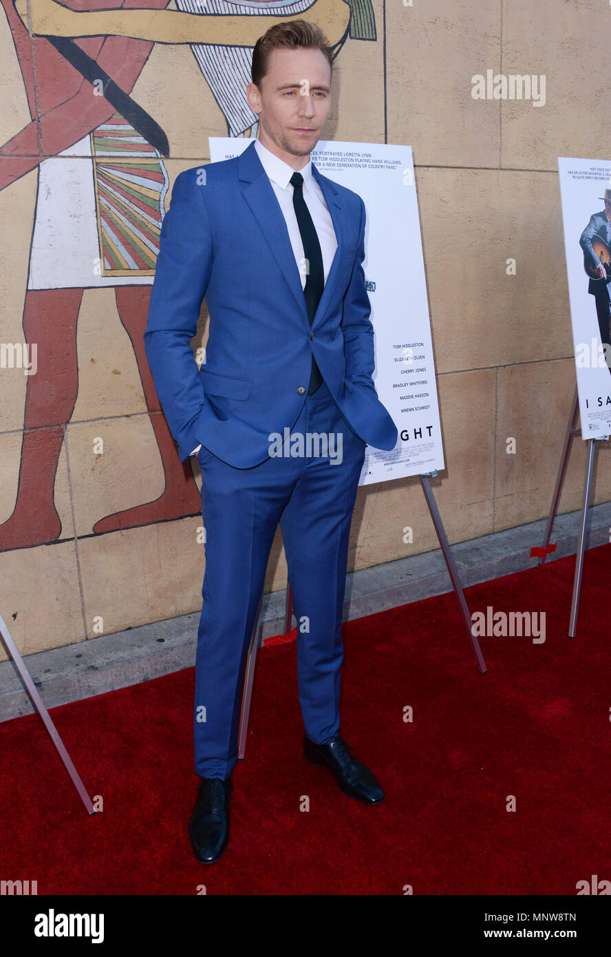 Tom Hiddleston arrivant à 007 J'ai vu la lumière première à l'Egyptian Theatre à Los Angeles. 22 mars 2016-------- Tom Hiddleston 007 --------- événement dans la vie d'Hollywood, Californie - Red Carpet Event, Vertical, USA, Cinéma, Célébrités, photographie, Bestof, Arts, Culture et divertissement, Célébrités Topix fashion / du tapis rouge-2016, une personne, Vertical, Best of, Hollywood la vie, événement dans la vie d'Hollywood, Californie - Tapis rouge et en backstage, USA, Cinéma, Célébrités, cinéma, télévision, Célébrités célébrités musique, photographie, Arts et culture, Bestof Ent Banque D'Images