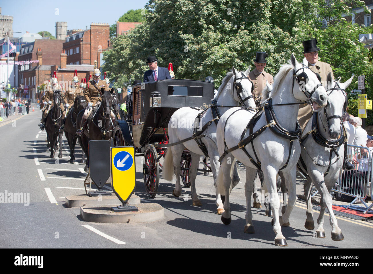 Photo datée du 17 mai montre le prince Harry et Meghan Markle pratique à l'église. Le prince Harry et Meghan Markle ont été déclarés mari et femme, à la suite d'une cérémonie au Château de Windsor. Le couple à un échange de voeux et de sonneries avant que la reine et 600 personnes à la Chapelle St George. Porte une robe par le designer britannique Clare Waight Keller, Mme Markle a été accueilli par le Prince Charles, qui marchait dans l'allée. Après leur mariage, le couple sera connu comme le duc et la duchesse de Cambridge. Banque D'Images